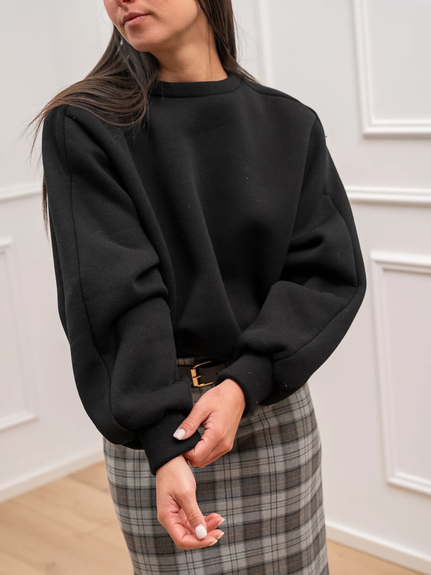 Felpa girocollo nera manica balloon - HaveOne