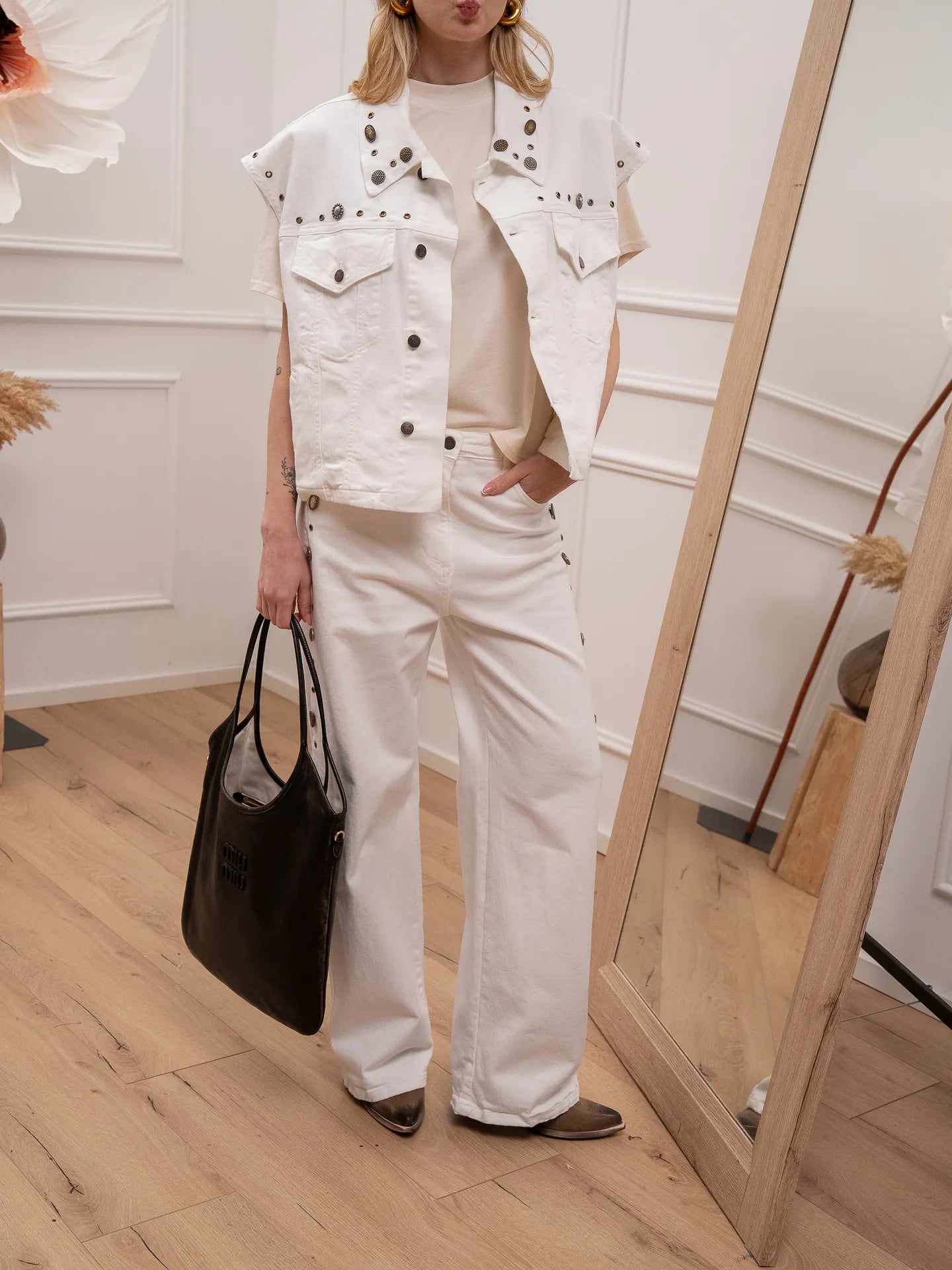 Jeans bianco con borchie laterali - Philia Loft