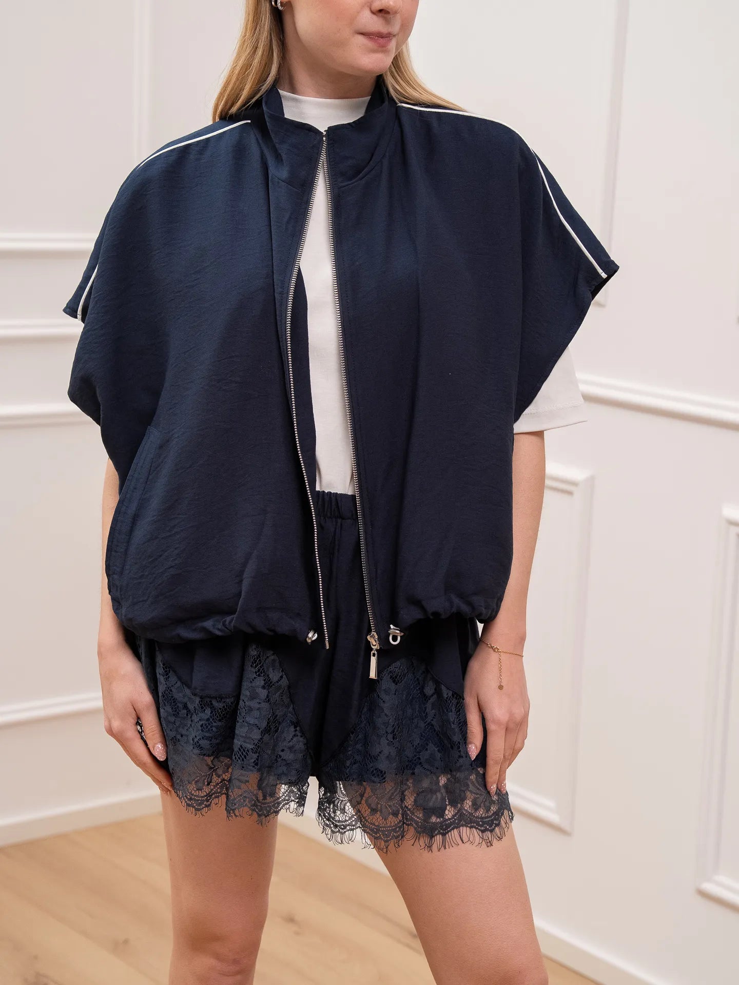 Bomber smanicato blu con piping bianco - HaveOne