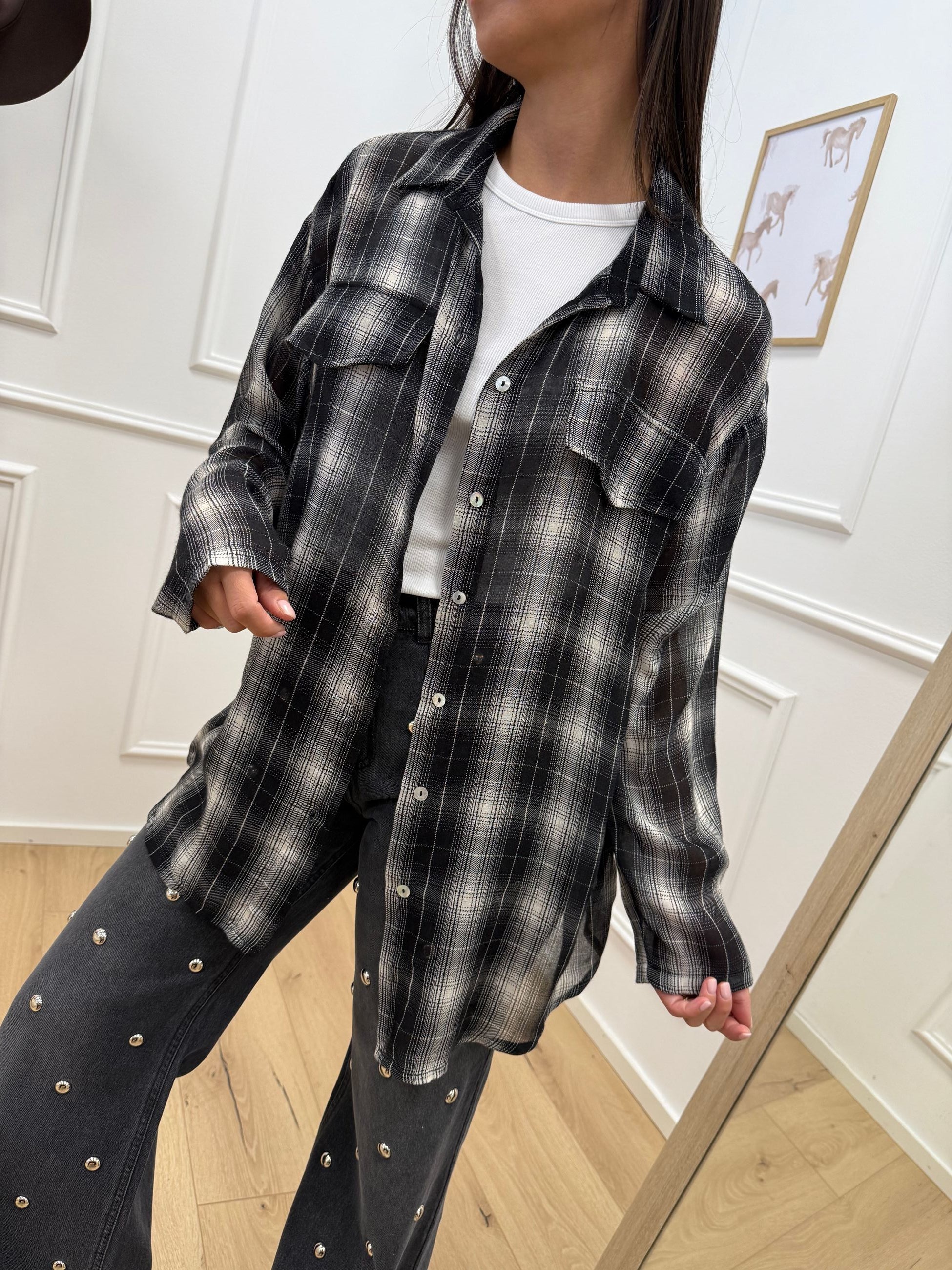 Camicia oversize bianca e nera misto lana - HaveOne