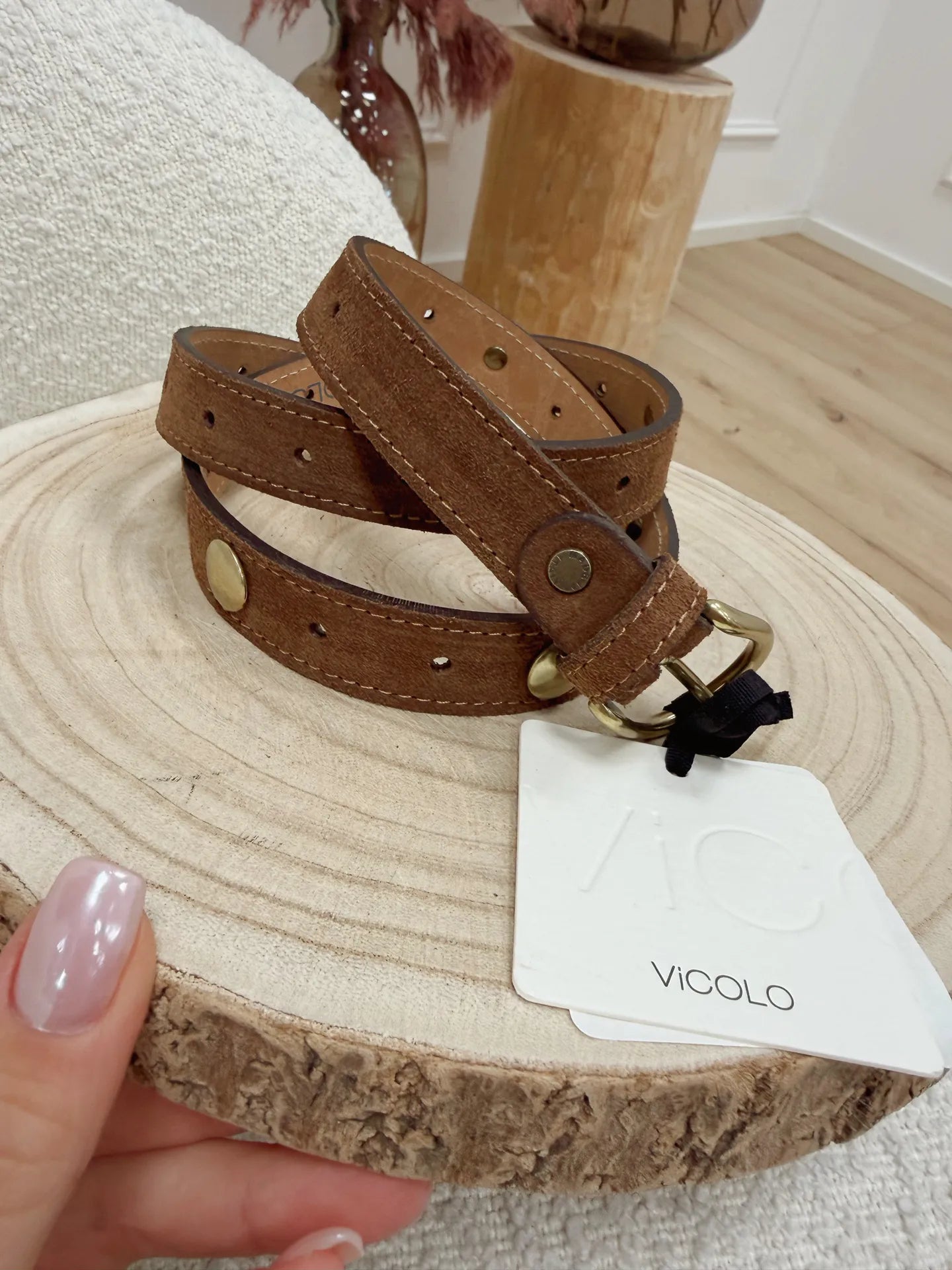 Cintura scamosciata nocciola con borchie oro - Vicolo