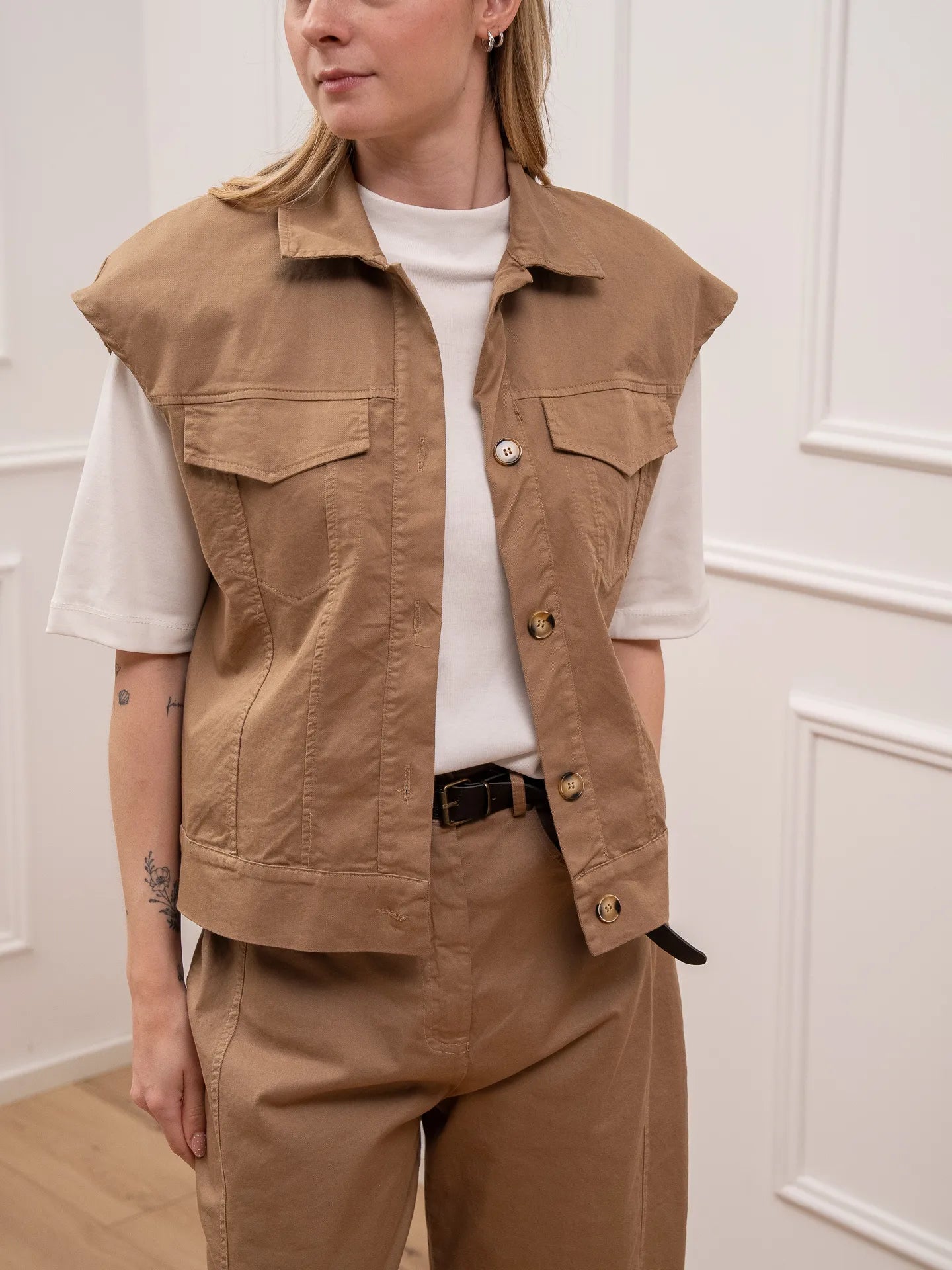 Gilet biscotto in cotone con bottoni - Vicolo
