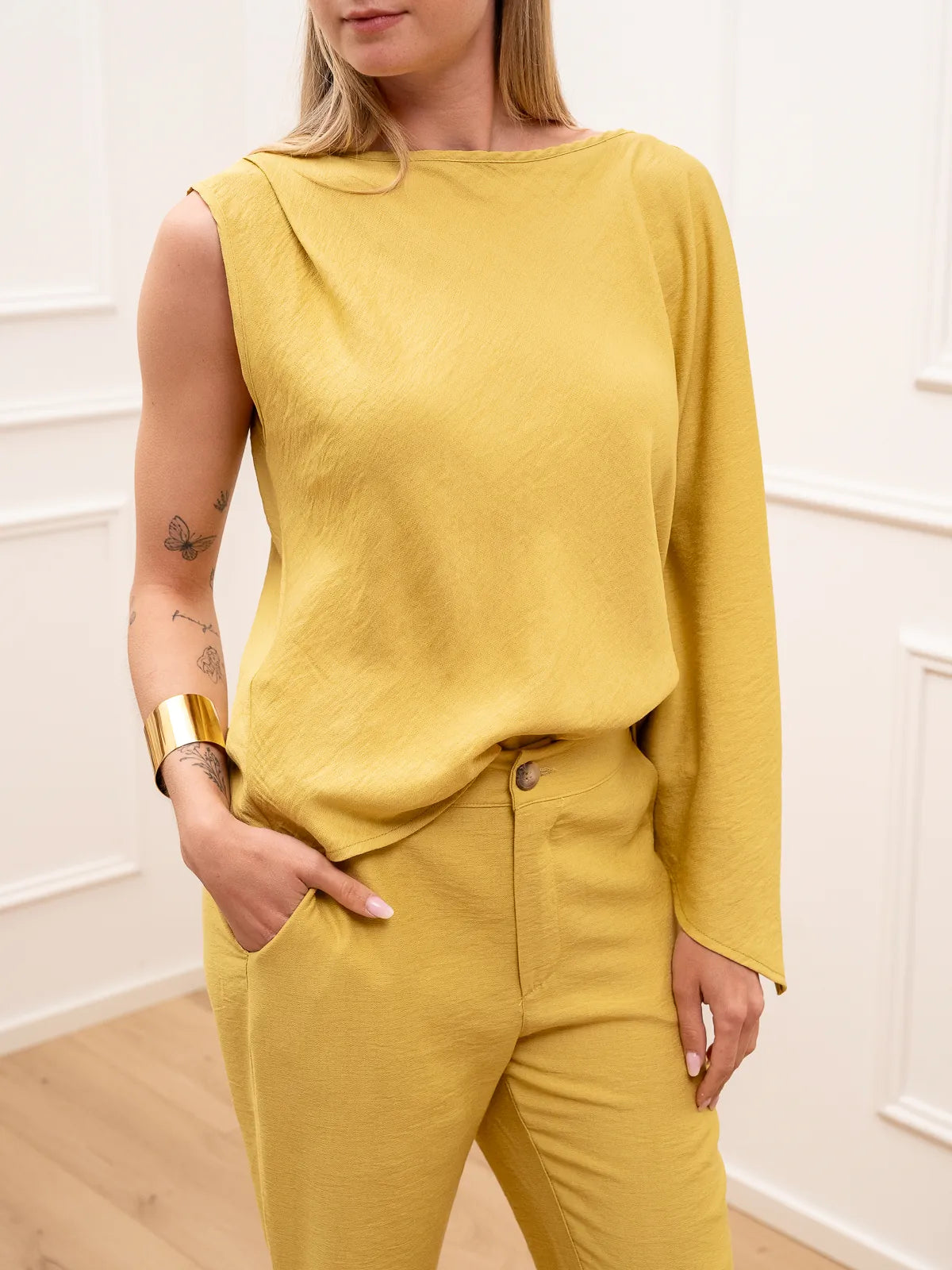 Blusa Madrid olio con dettaglio dorato - HaveOne