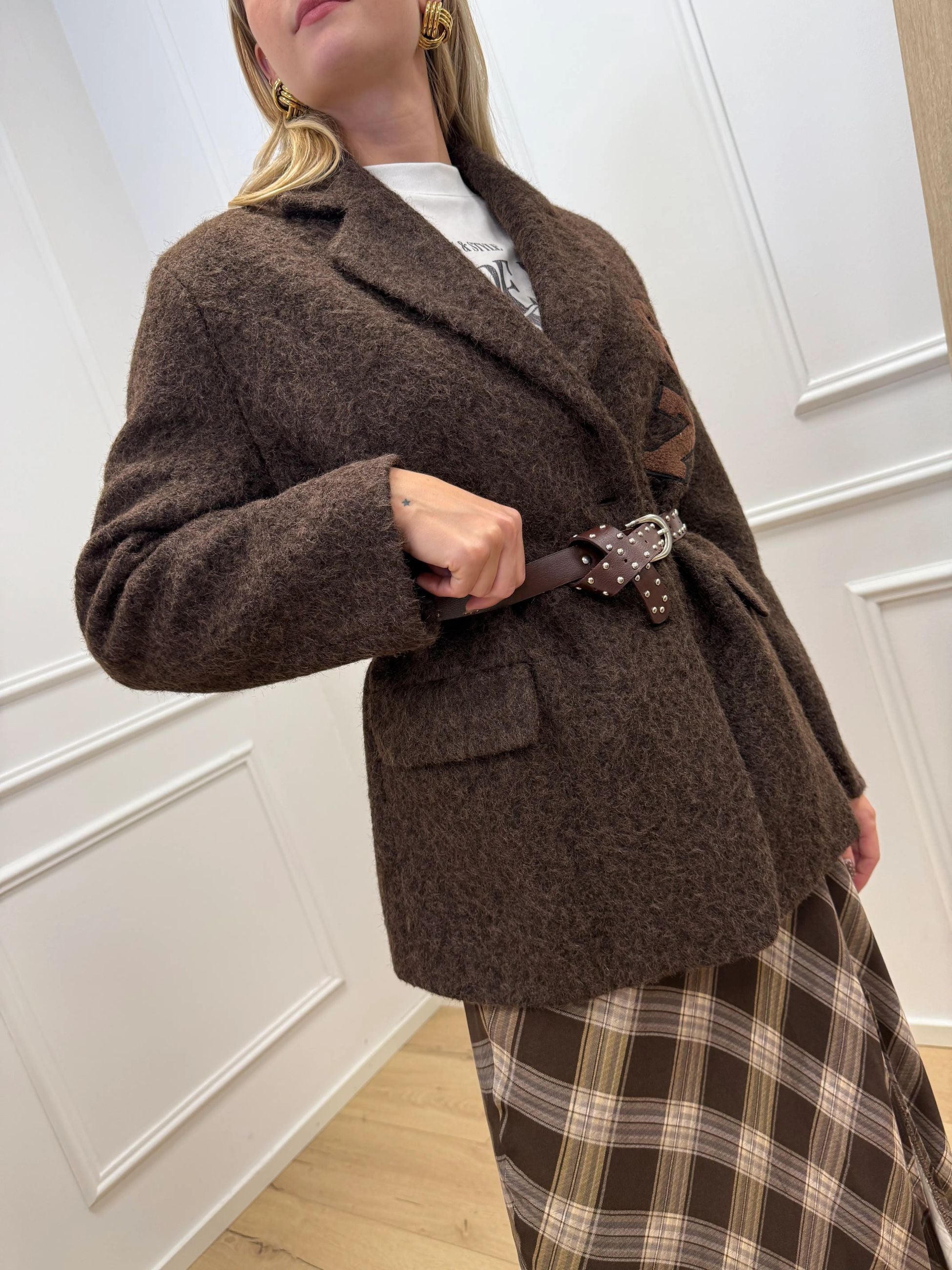 Giacca bouclé moro con cinta e patch - Vicolo