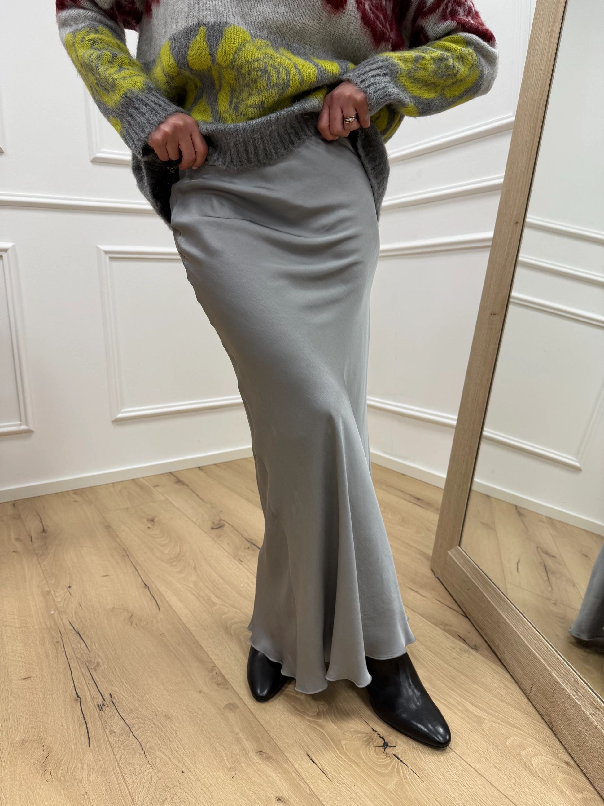 Gonna slim luna svasata sul fondo - HaveOne