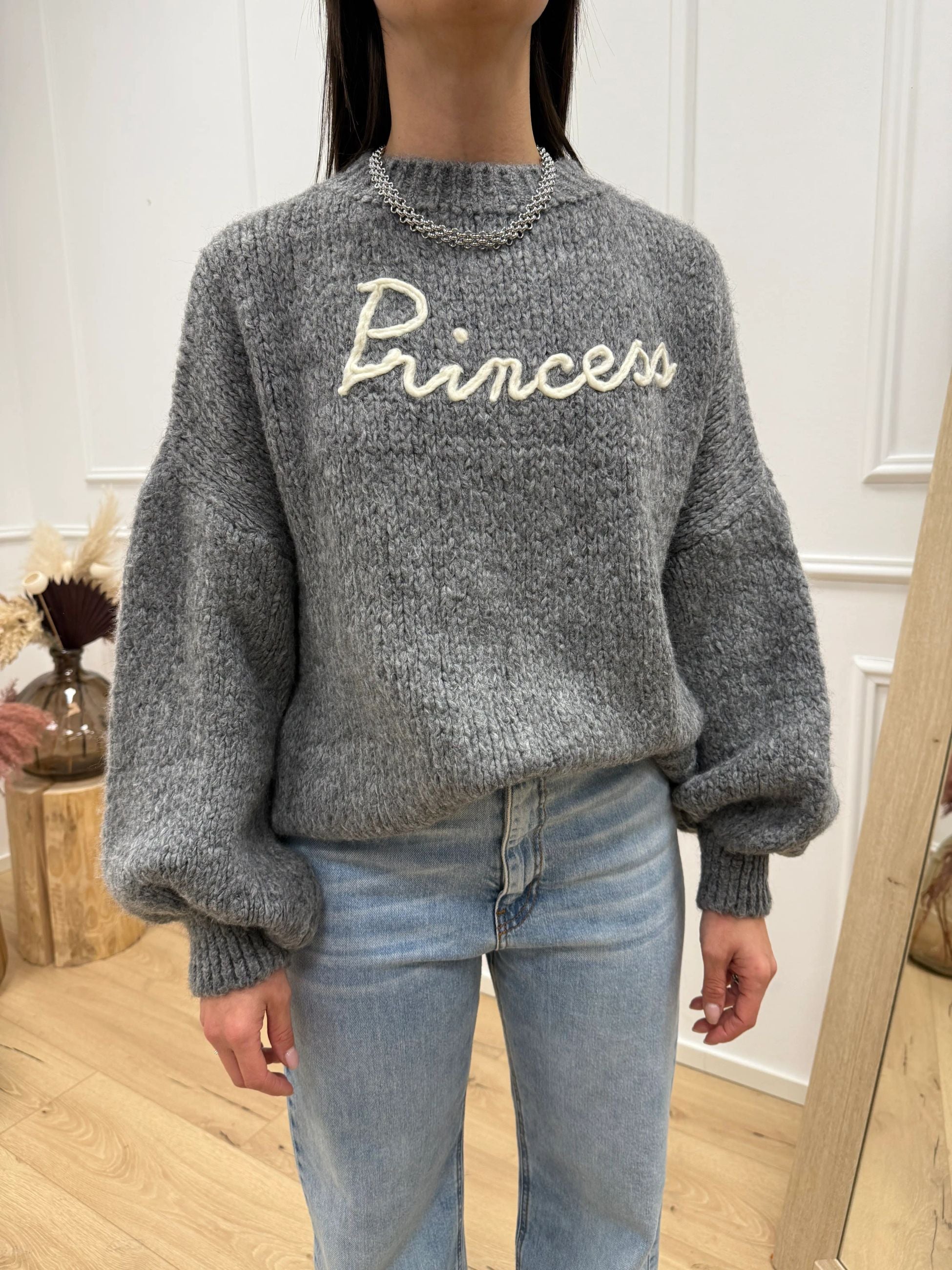 Maglia grigia ricamo "Princess" - You Decide