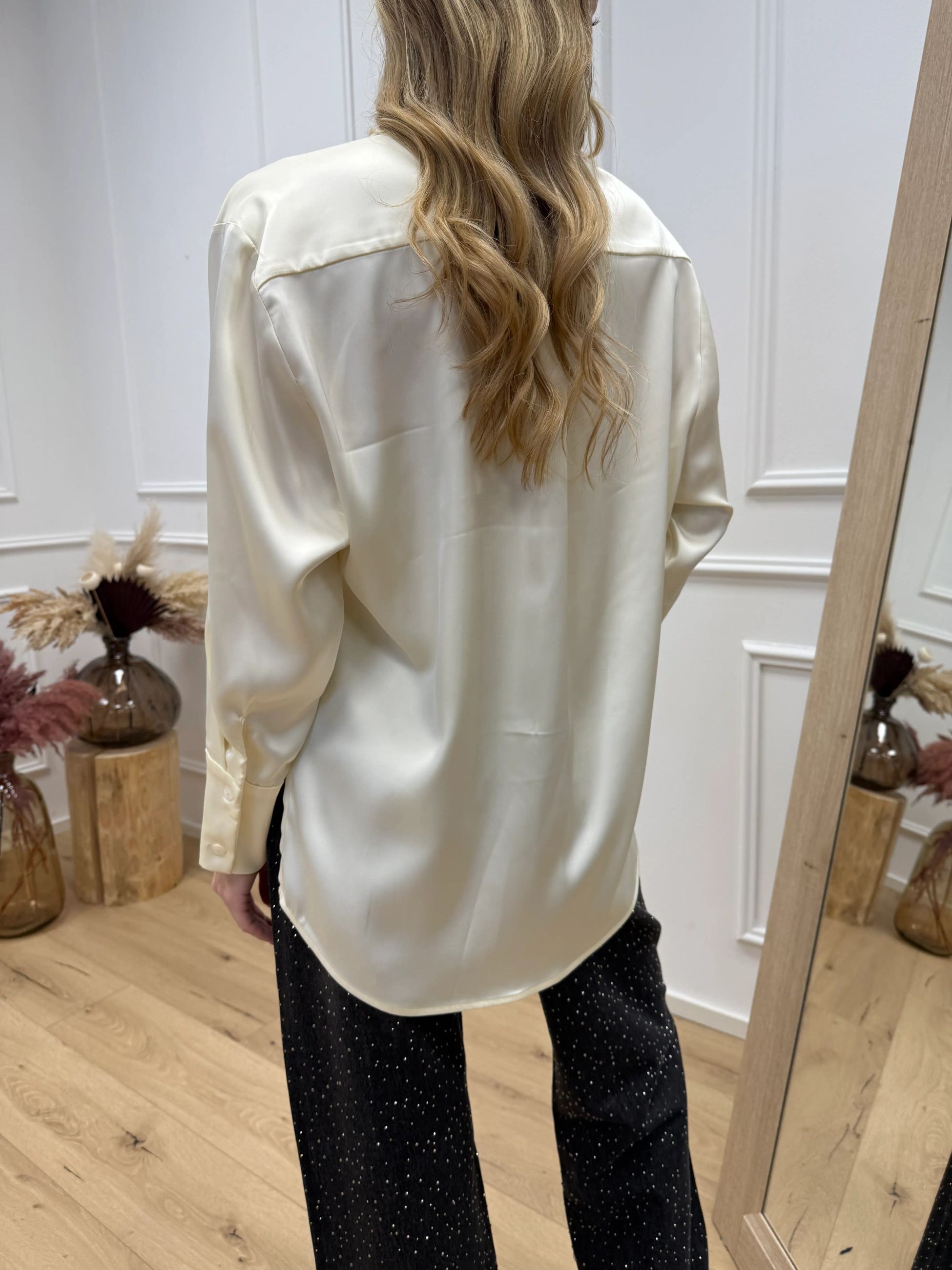 Camicia in satin burro con patch gioiello - HaveOne