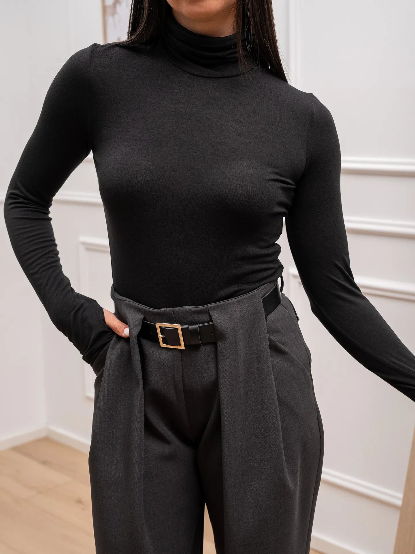 Dolcevita basic nero con manicotti - Vicolo