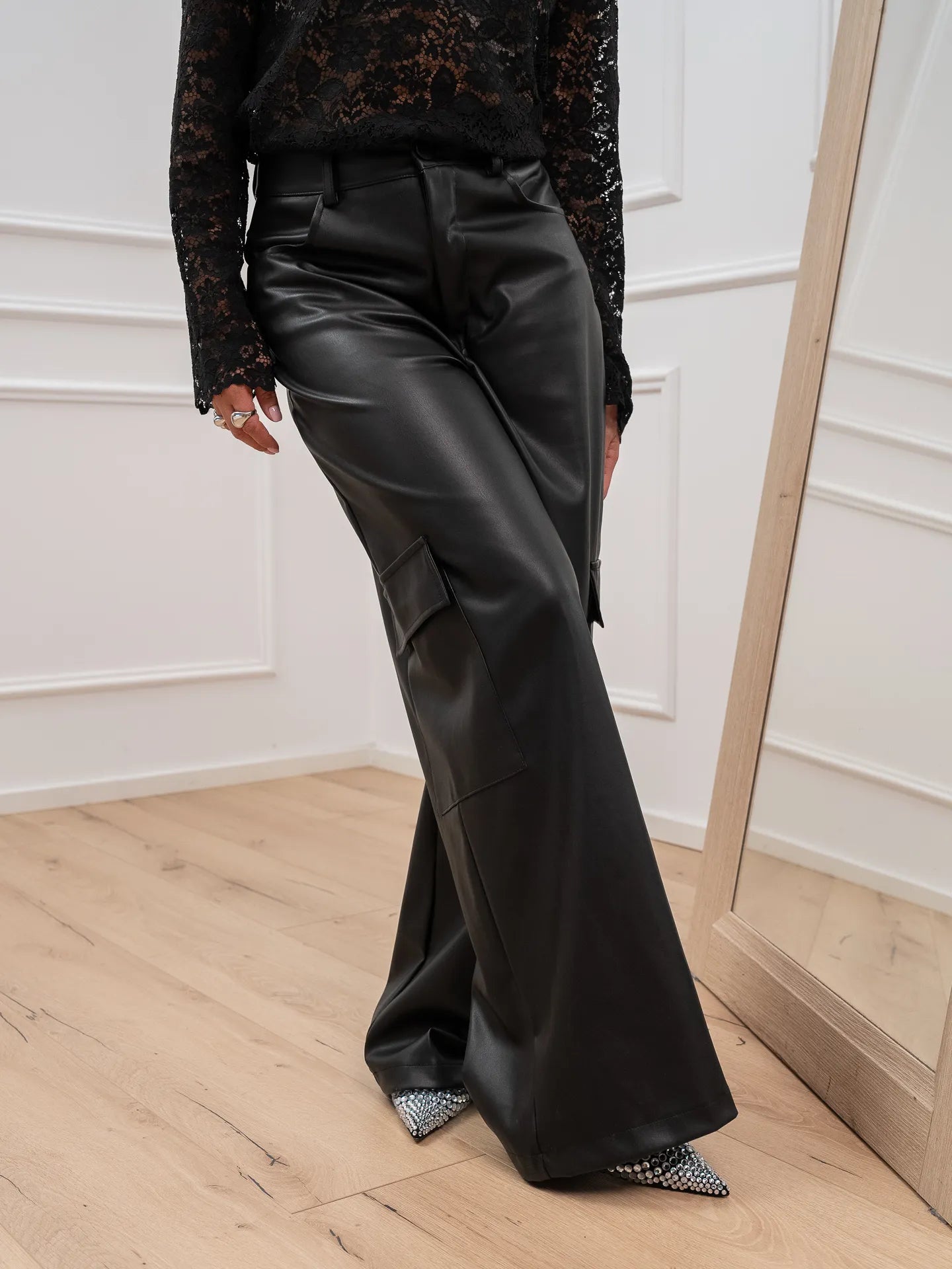Pantaloni cargo nero in ecopelle - HaveOne