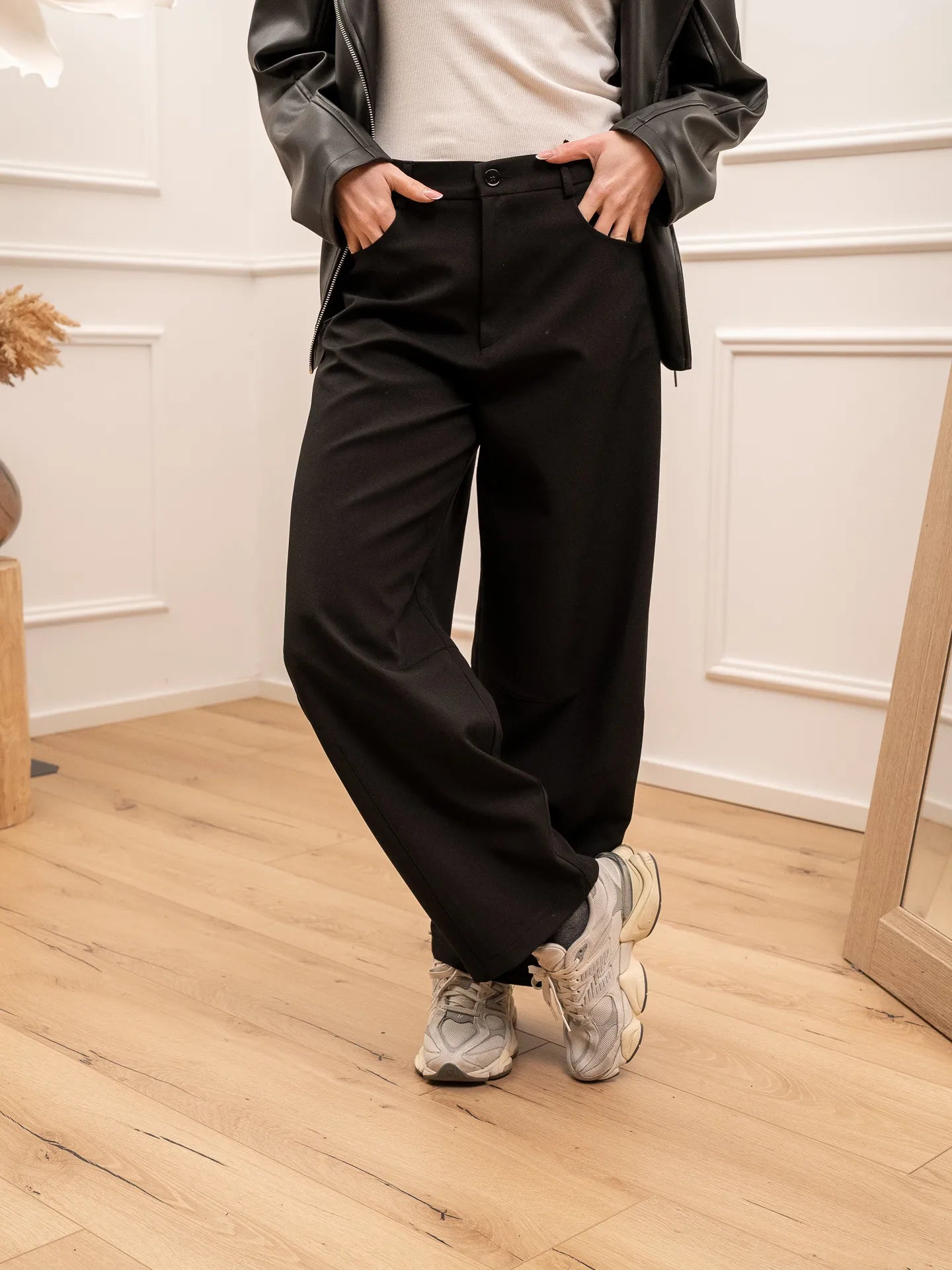 Pantaloni barrel fit neri con impunture - Vicolo