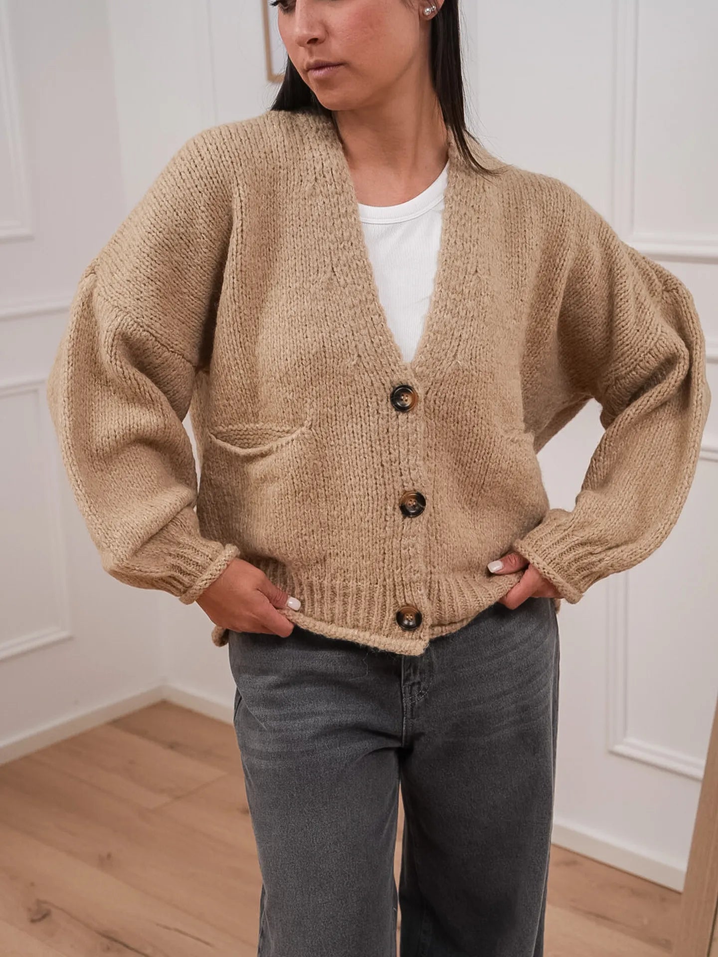 Cardigan tortora a tre bottoni con taschine - HaveOne