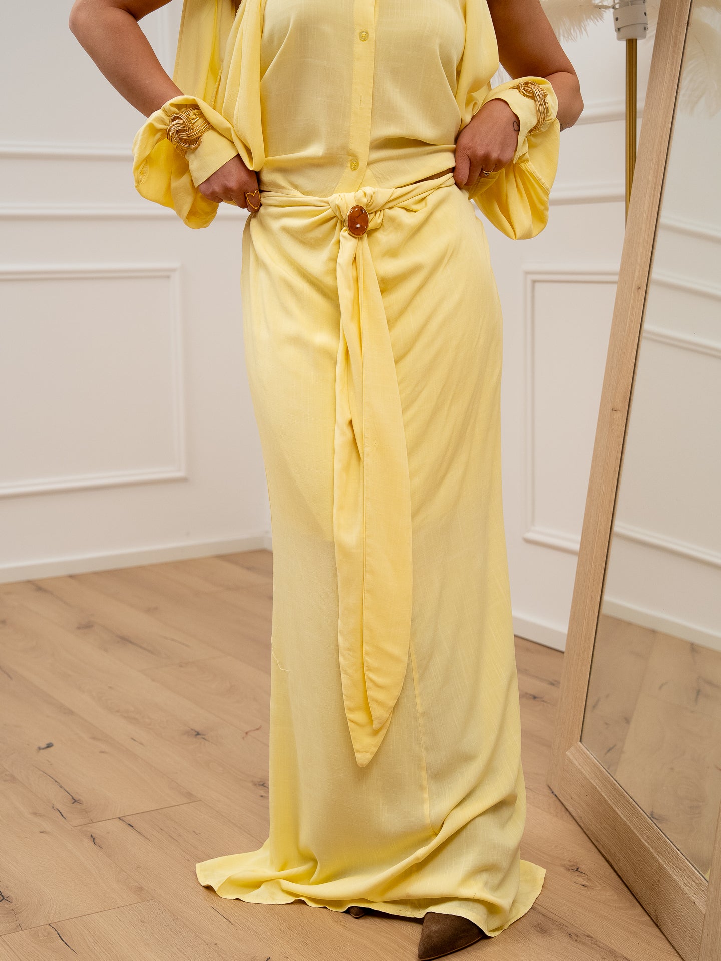 Gonna lunga gialla fusciacca con pietra - HaveOne