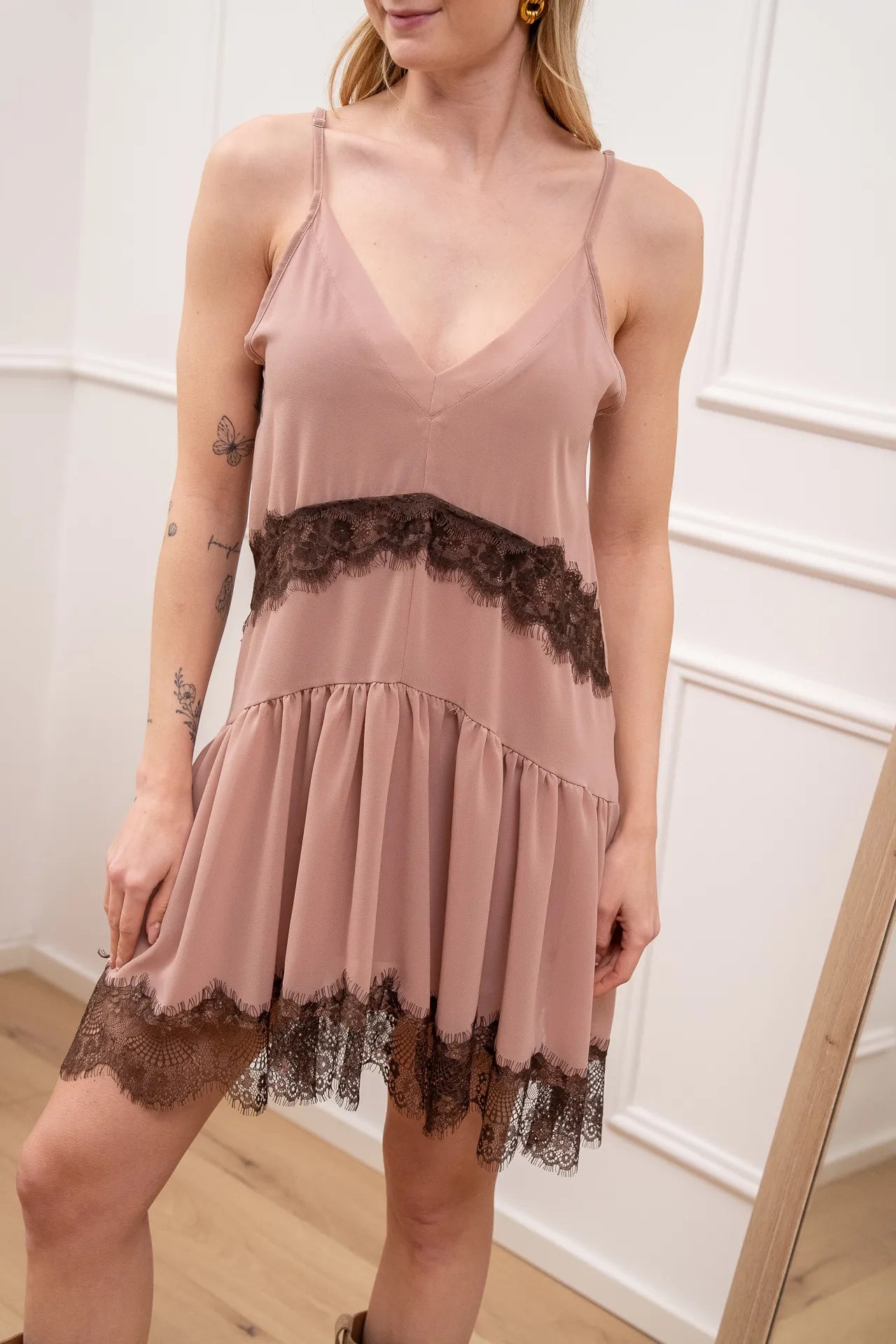 Vestito sottoveste cipria con pizzo moro - HaveOne