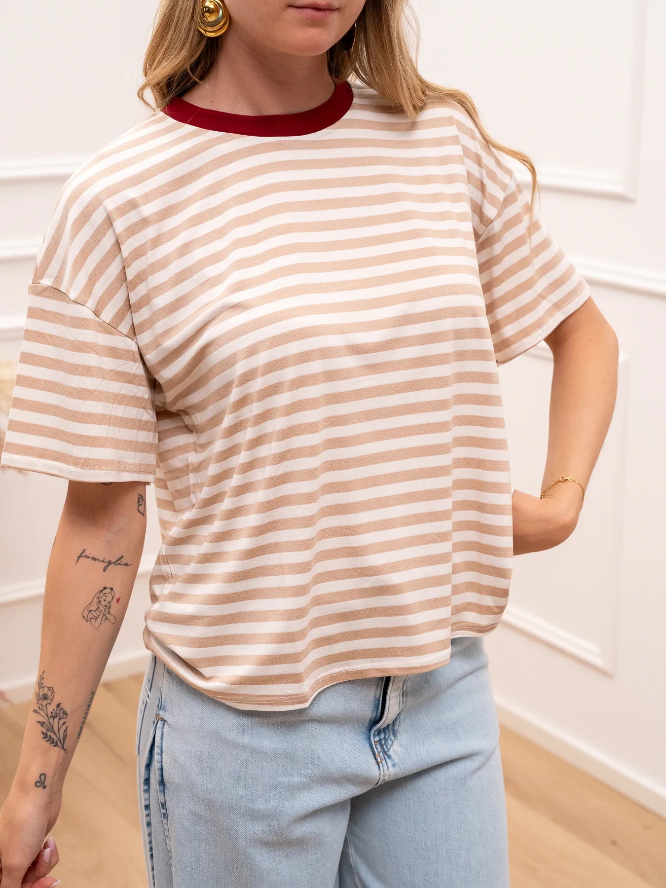 T shirt rigata burro e beige con colletto india - HaveOne