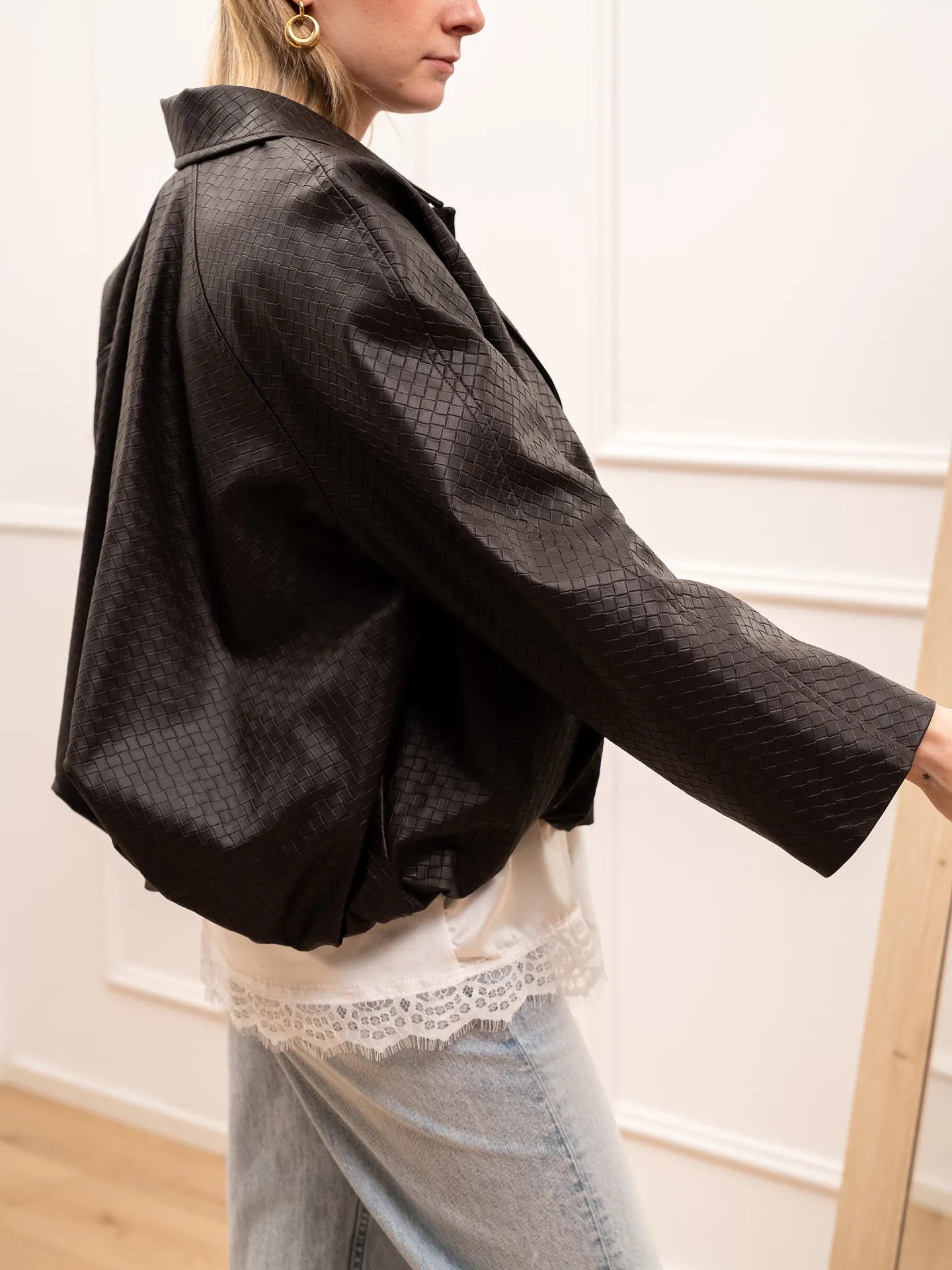 Bomber “Bottega” balloon in ecopelle intrecciata moro - Tensione In