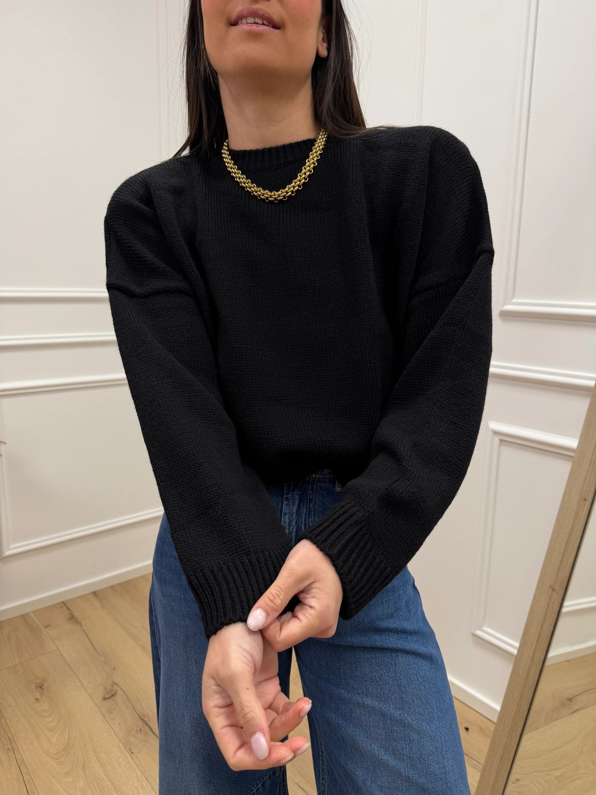 Maglia oversize nera con spalline imbottite - HaveOne