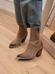 Texano Chelsea scamosciato taupe - Divine Follie