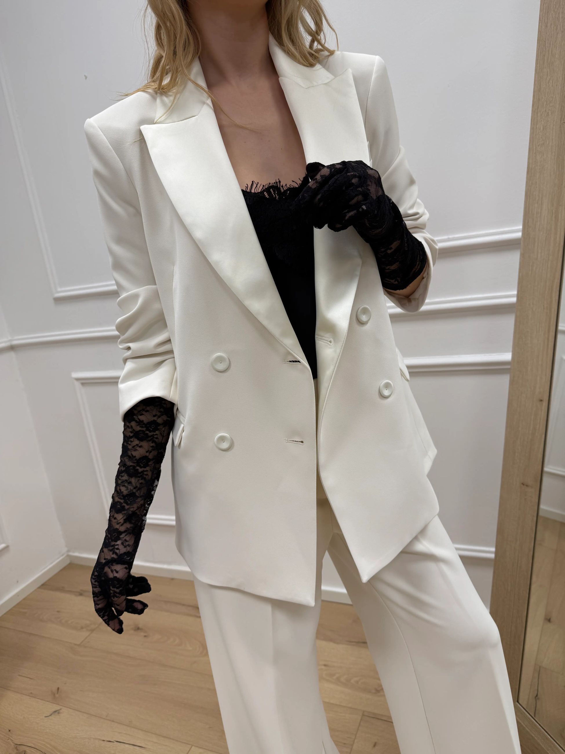 Giacca doppiopetto burro revers in raso - HaveOne