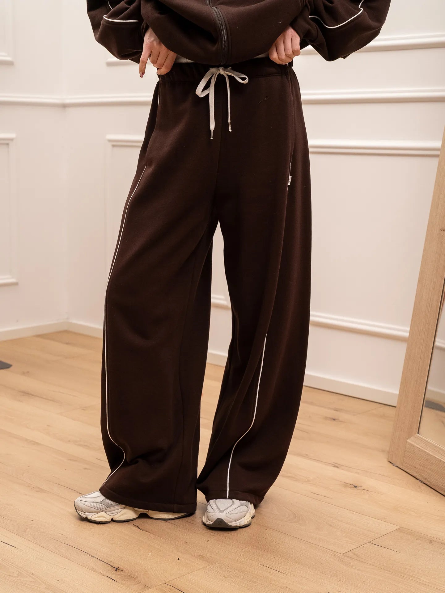 Pantaloni Frankie joggers fondente riga bianca - Vicolo