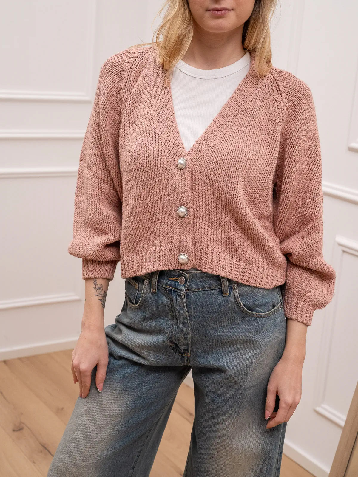 Cardigan rosa bottoni gioiello con perla - HaveOne