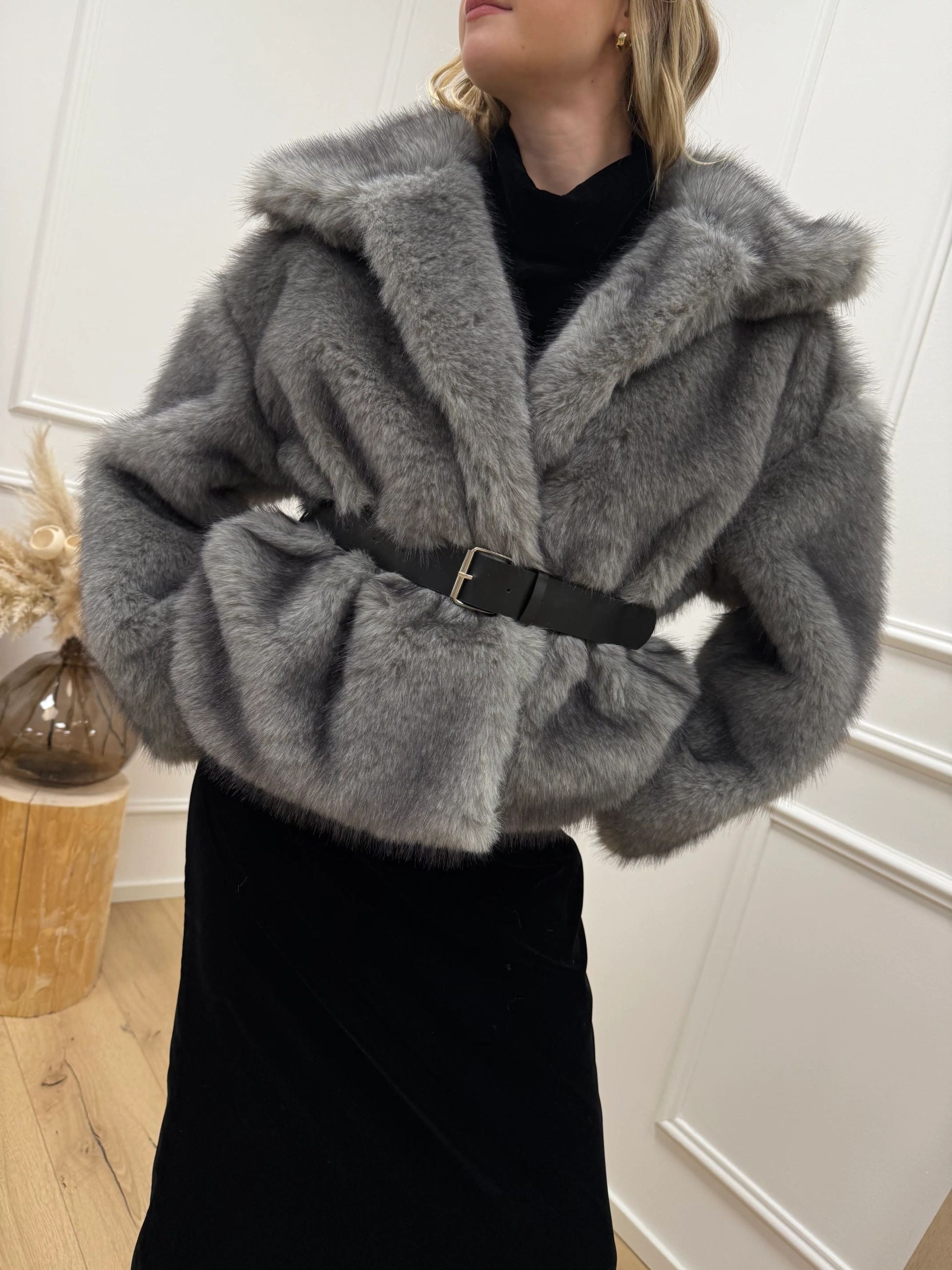 Eco pelliccia grigia con cintura - Vicolo