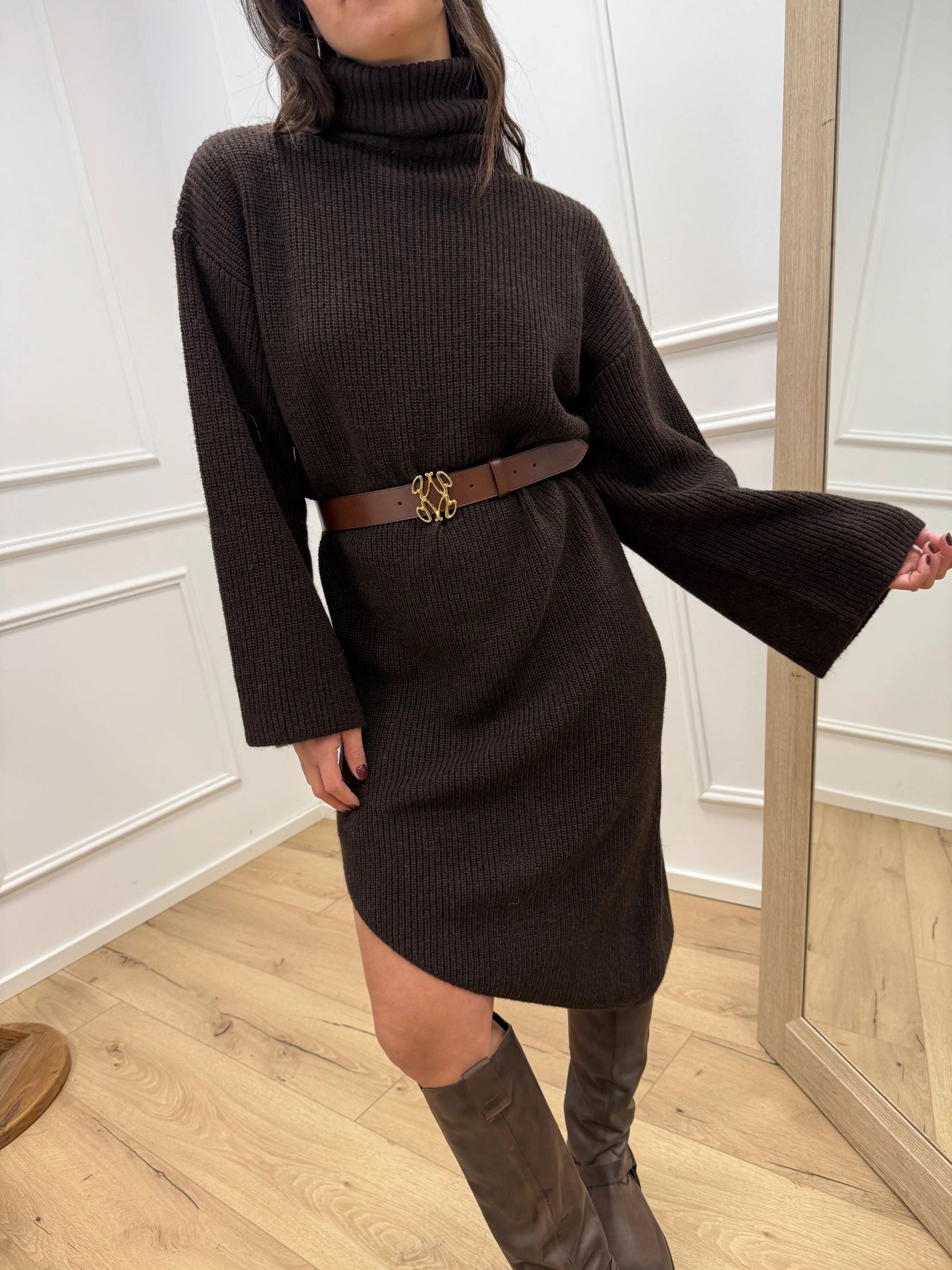 Vestito moro taglio obliquo - Kontatto