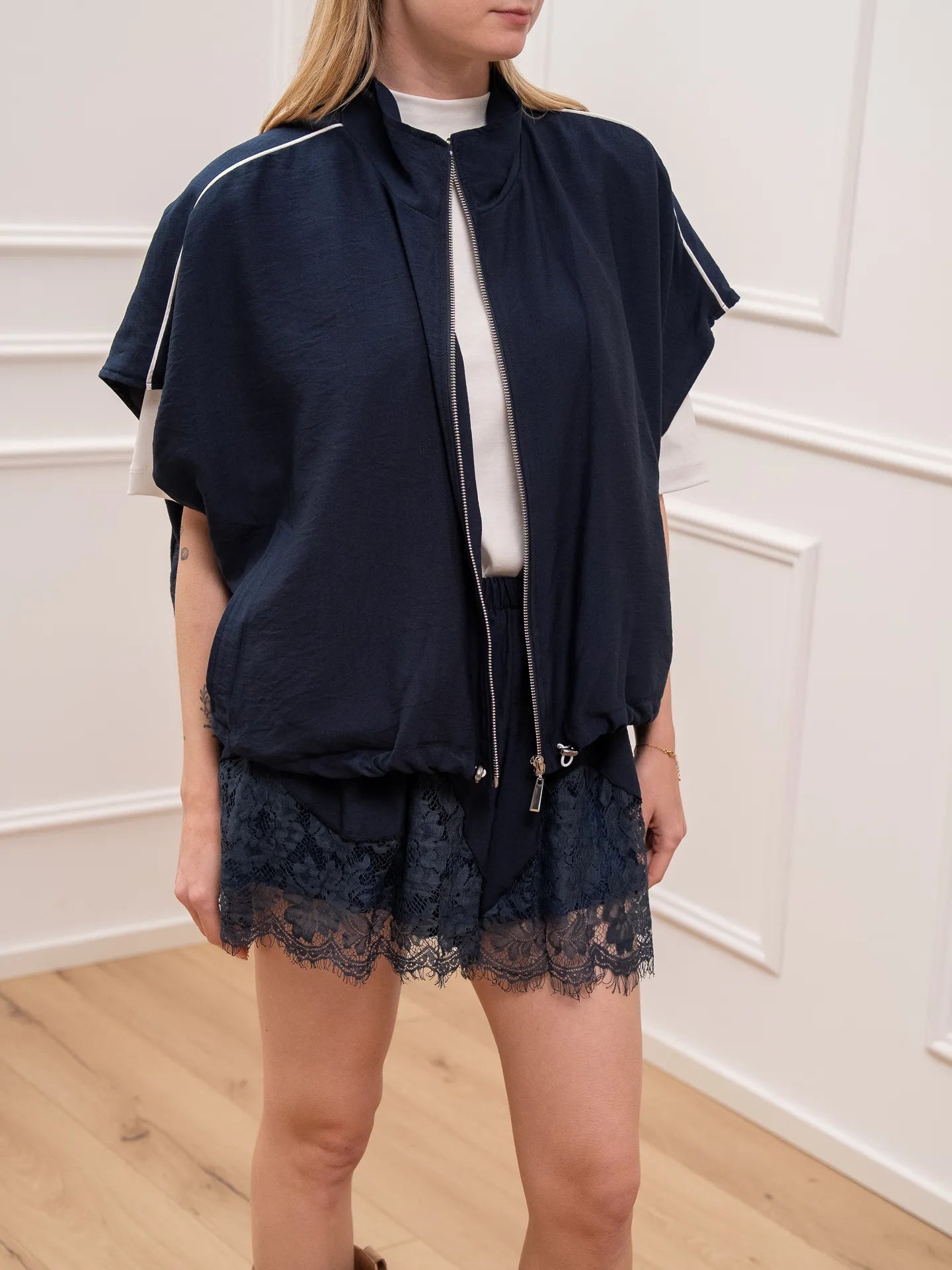 Bomber smanicato blu con piping bianco - HaveOne