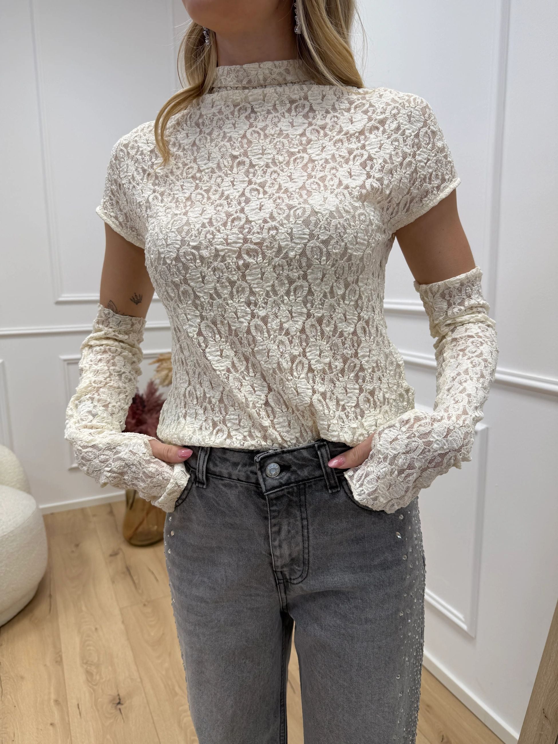 Maglia collo cratere in pizzo panna con manicotti - HaveOne