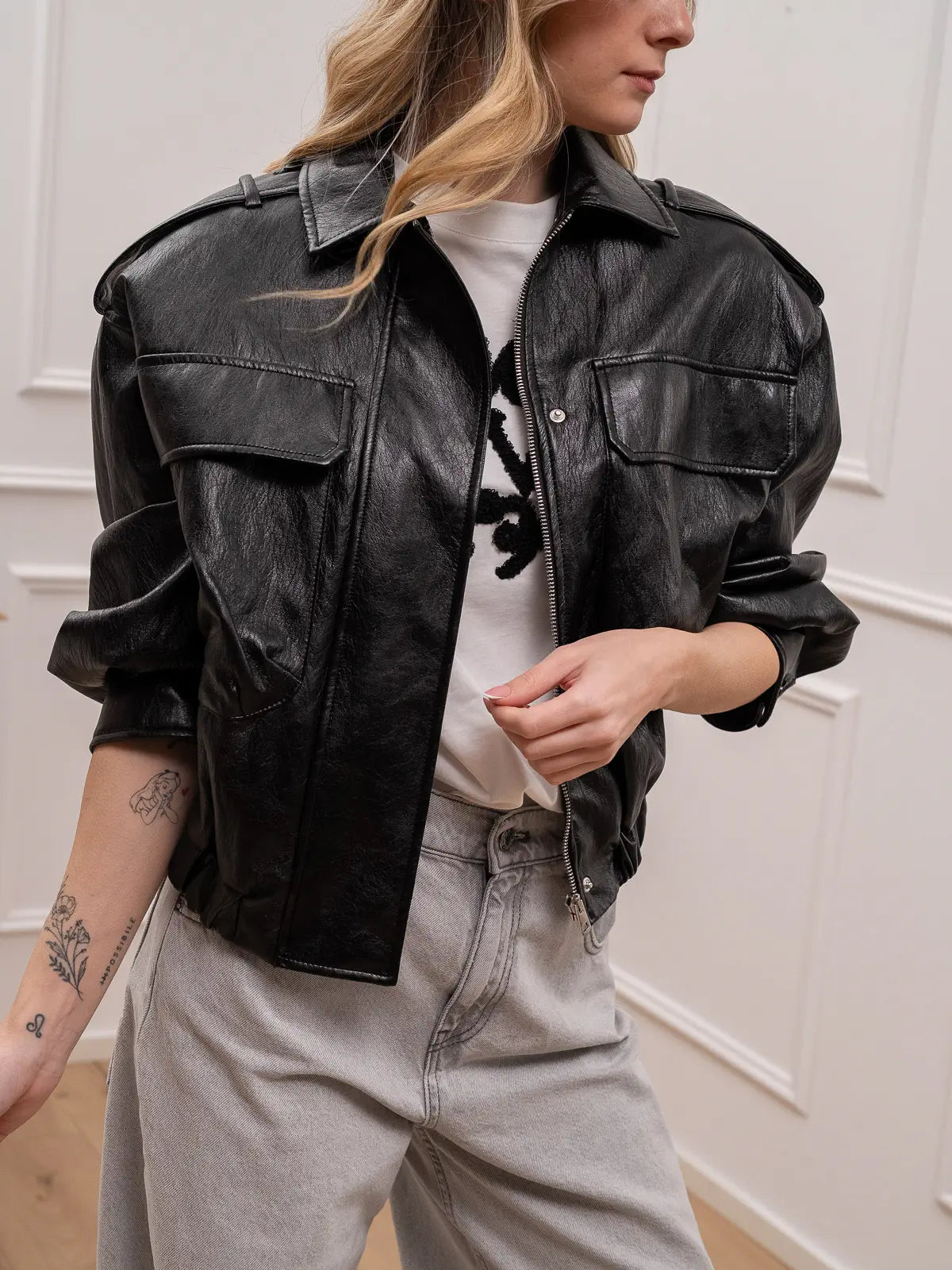 Bomber in ecopelle nero con tasconi - Vicolo