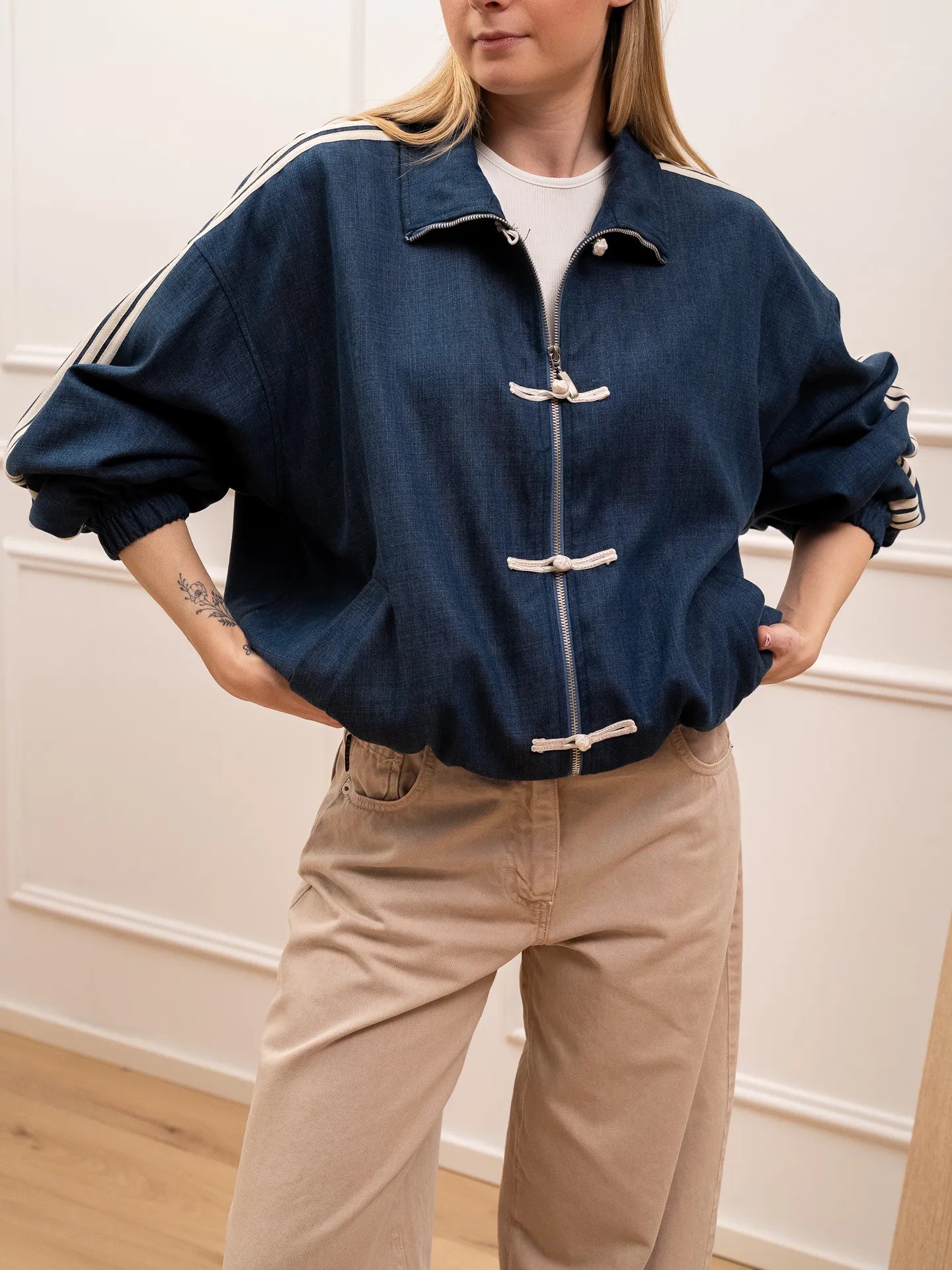 Bomber in lyocell denim con alamari - Tensione In
