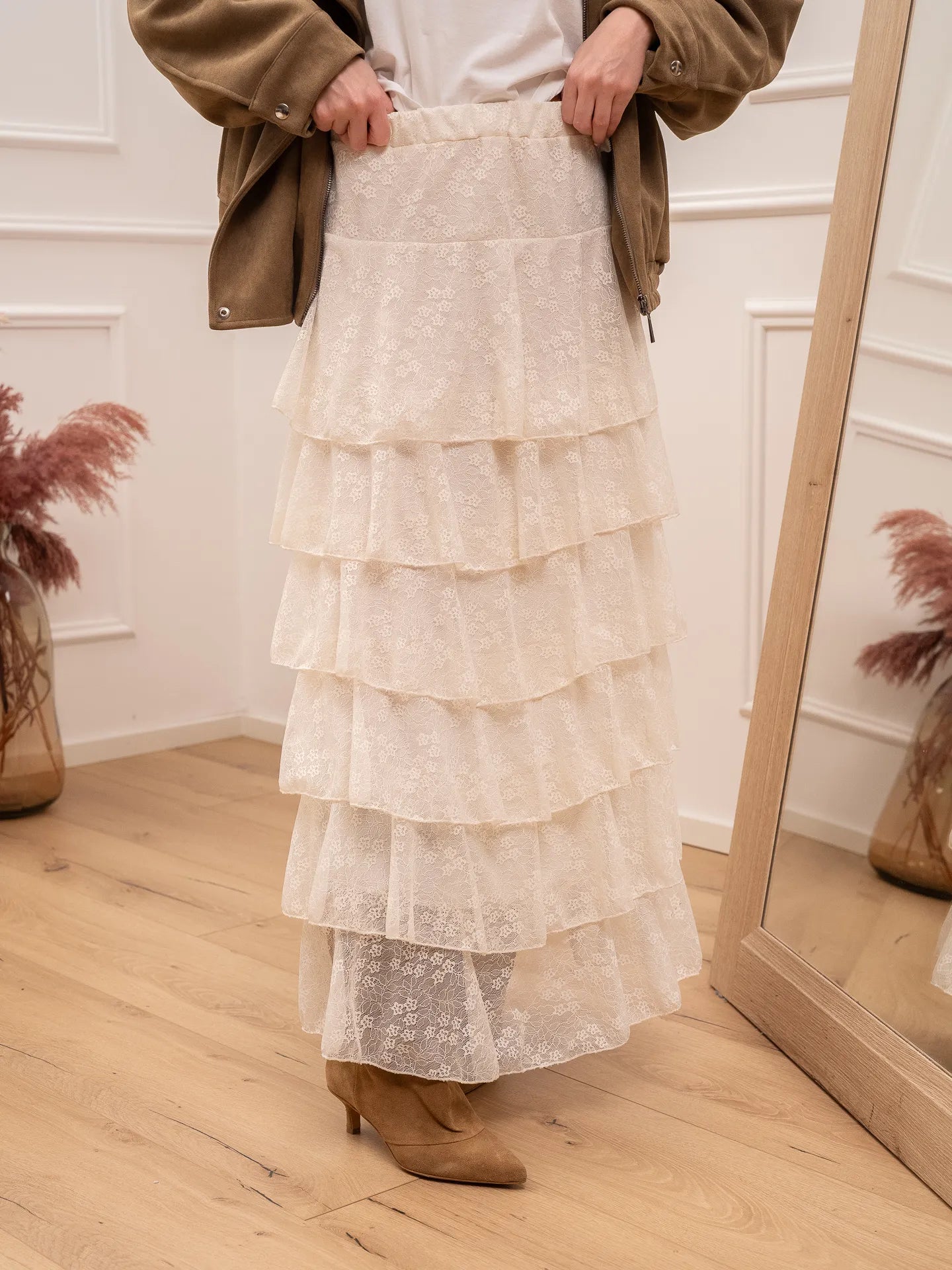 Gonna lunga in pizzo panna a balze - Vicolo