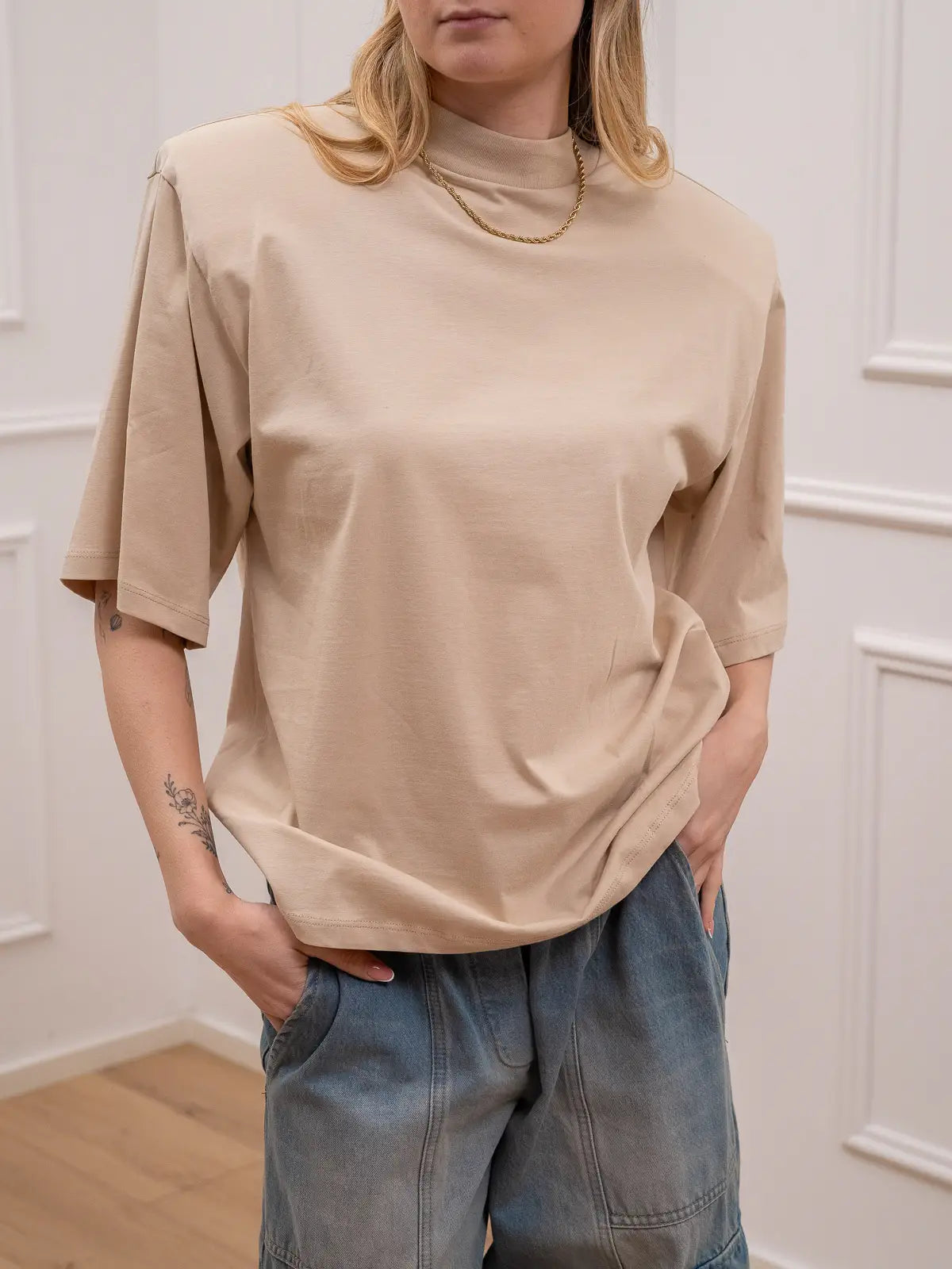 Tshirt avorio maxi spalla imbottita - Vicolo