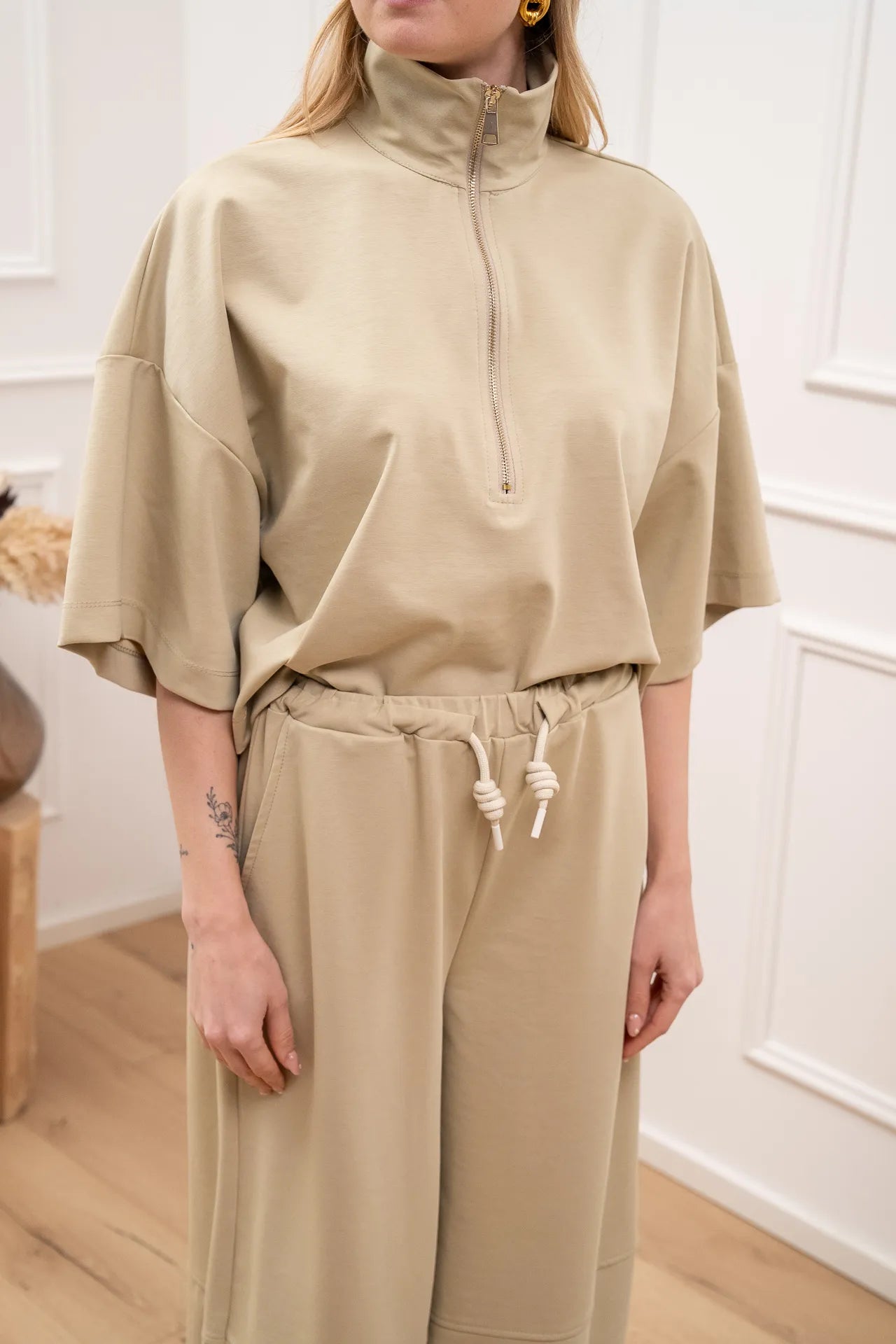 Felpa soft touch beige mezza manica con zip - Vicolo