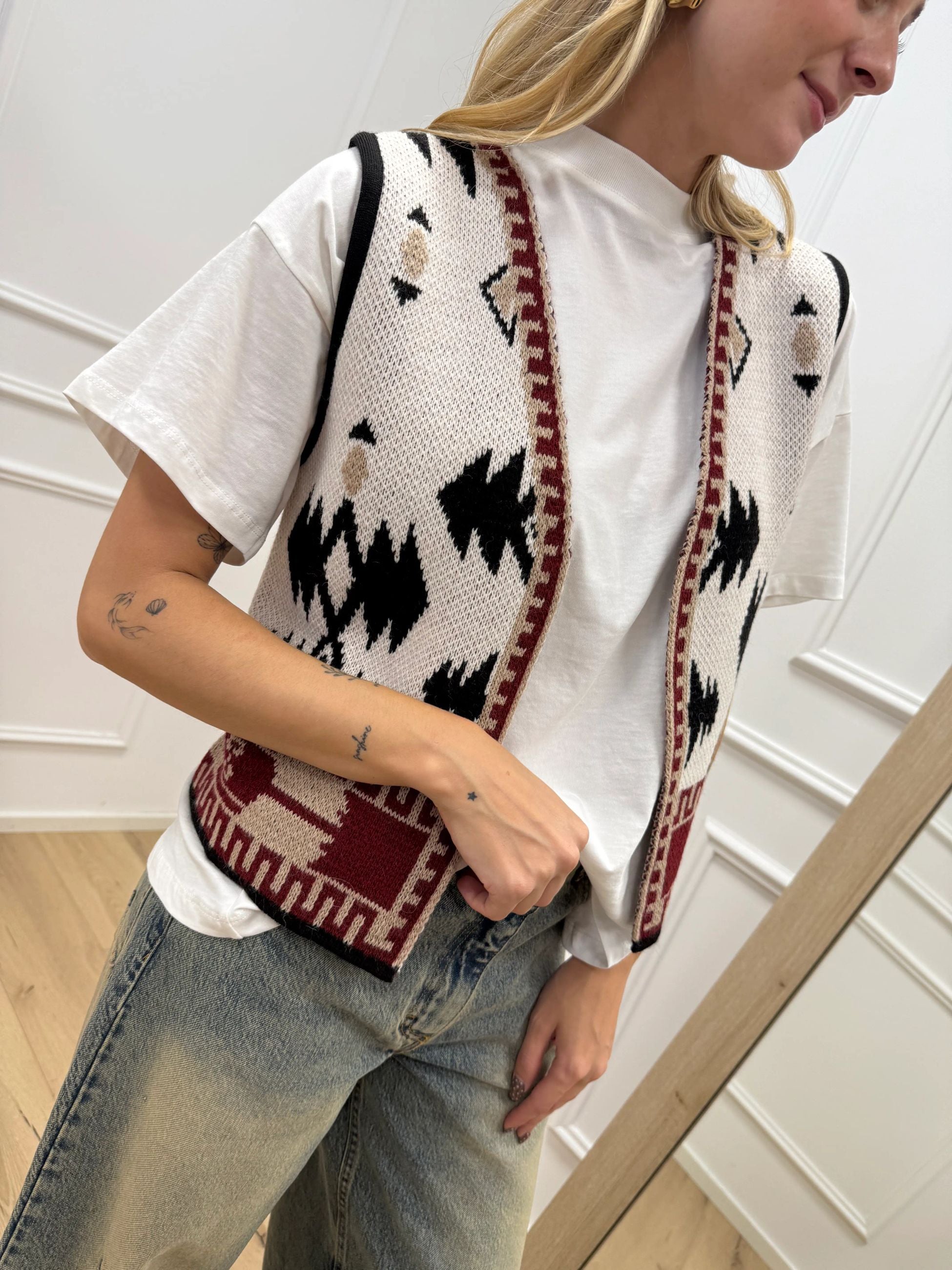 Gilet etnico in filo gesso, nero, bordeaux - Vicolo