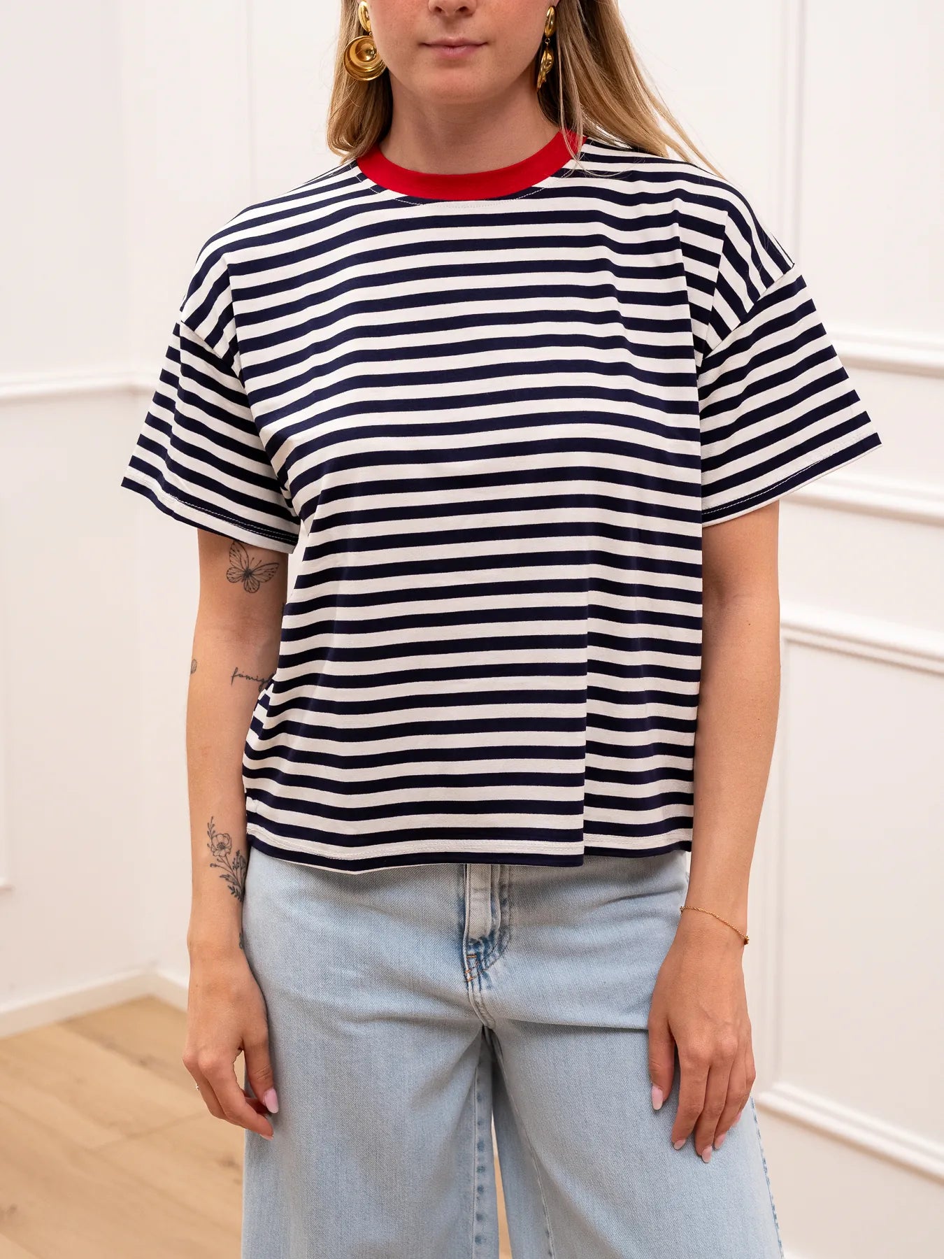 T shirt rigata blu e panna con colletto rosso - HaveOne