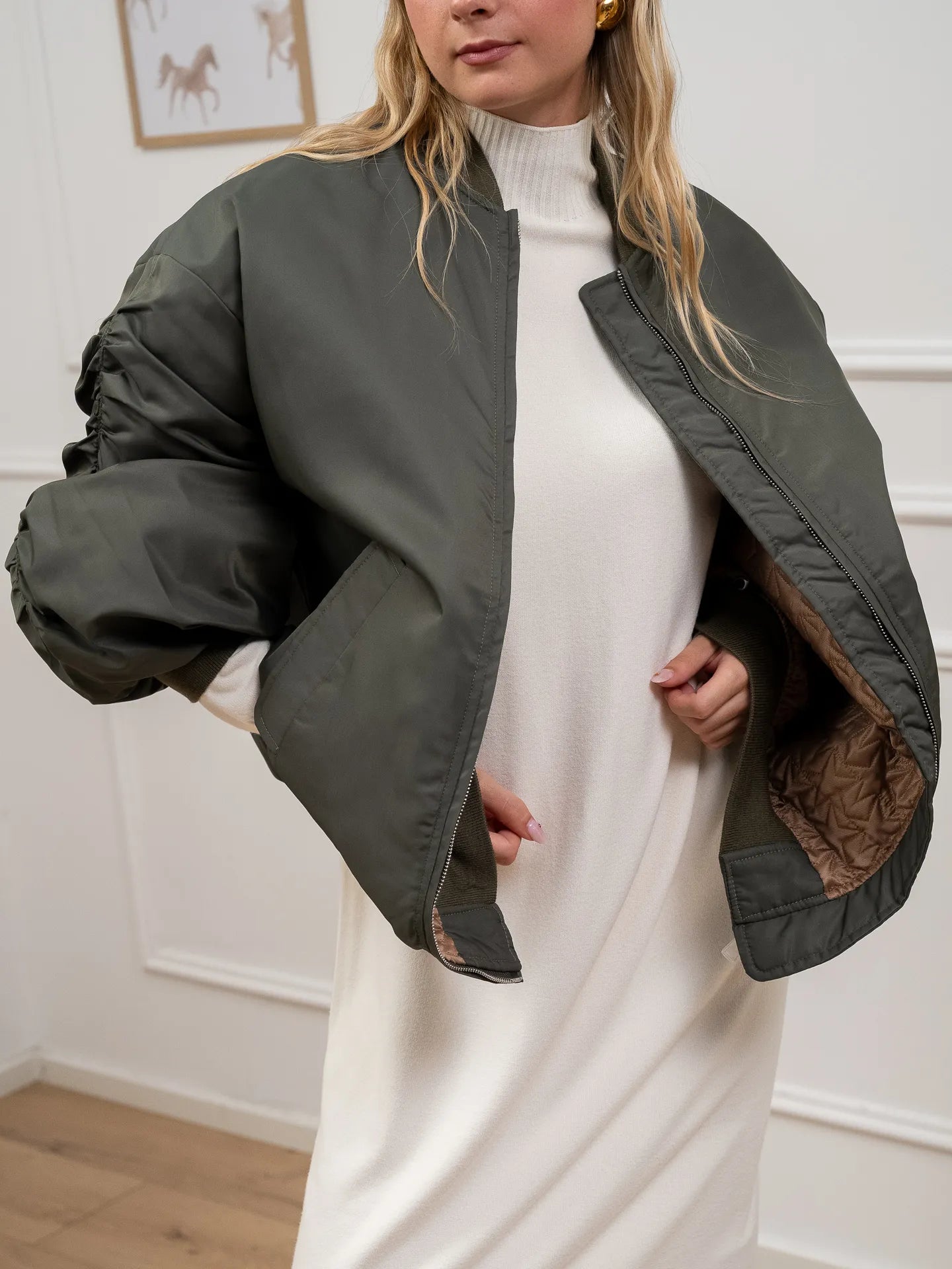 Bomber over Kate army - Aniye By