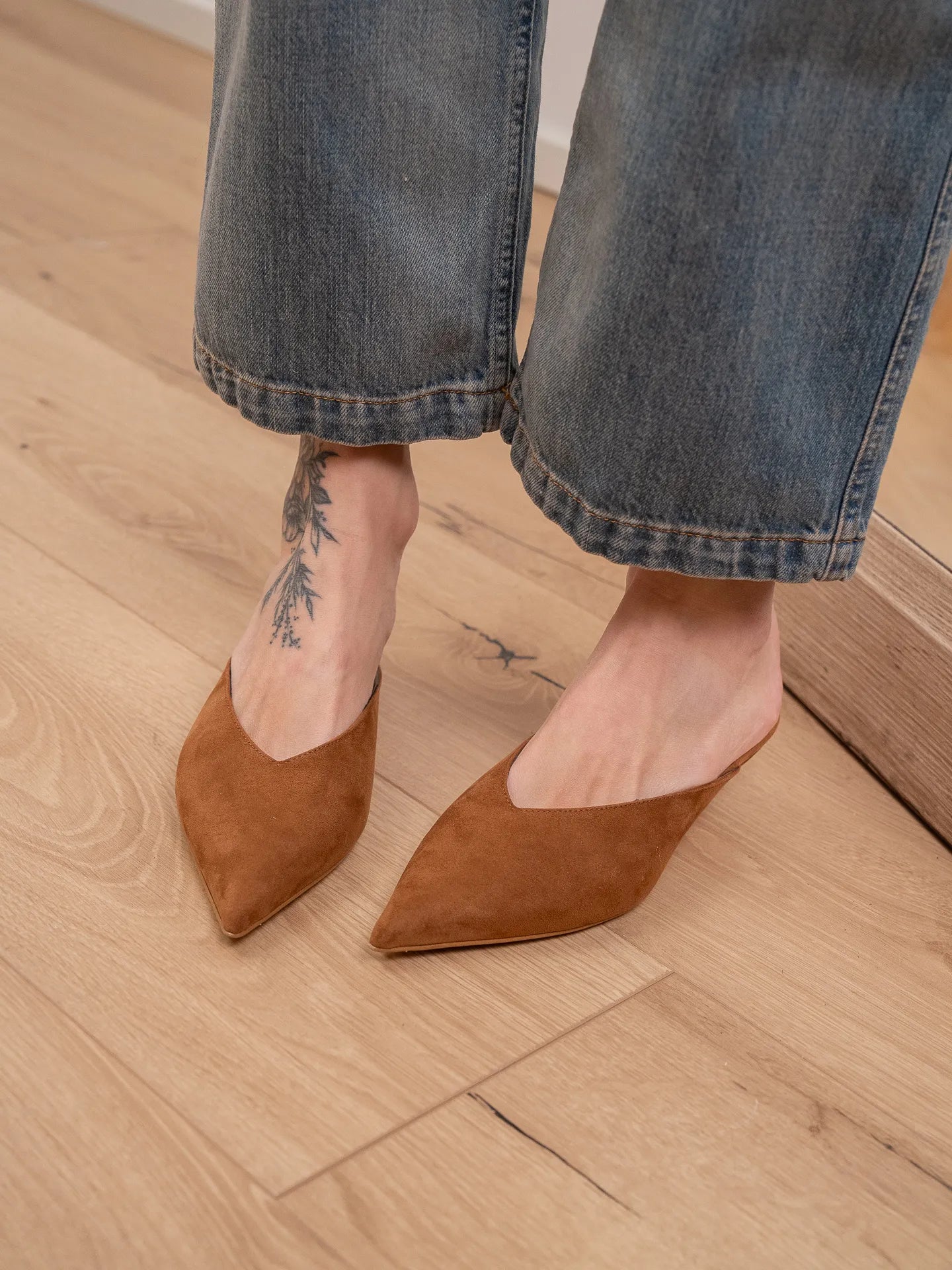 Sabot cuoio a punta tacco basso - Divine Follie