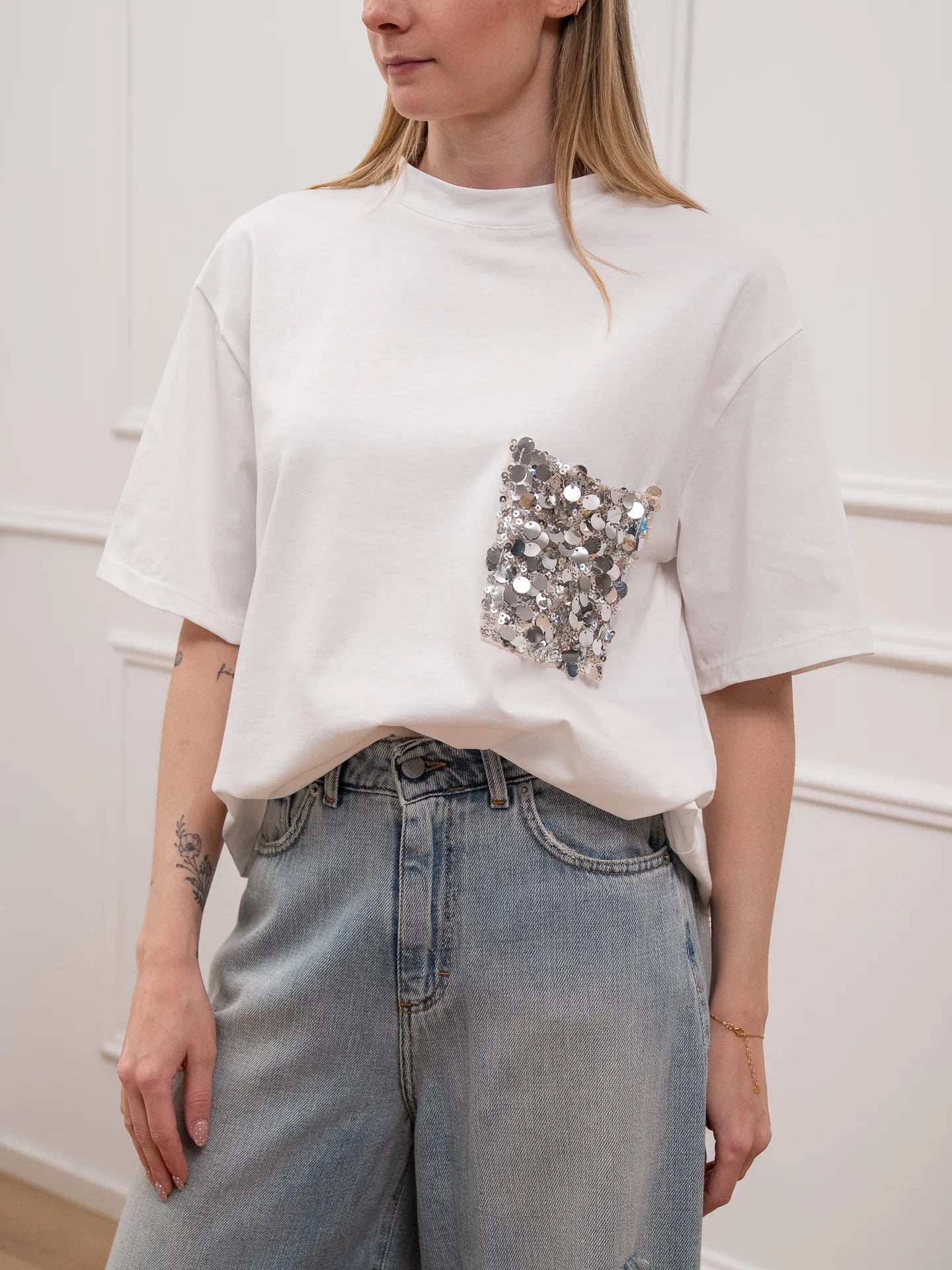 T shirt mezza manica panna con tasca paillettes - Tensione In