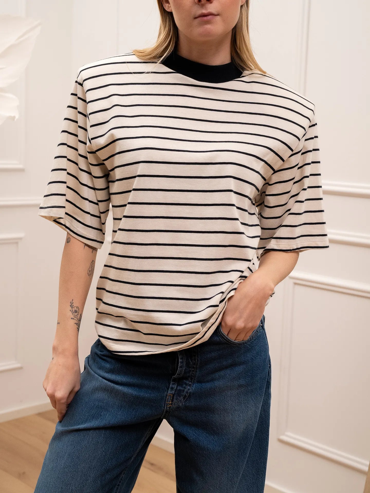 T shirt rigata burro e blu con maxi spalline - Vicolo