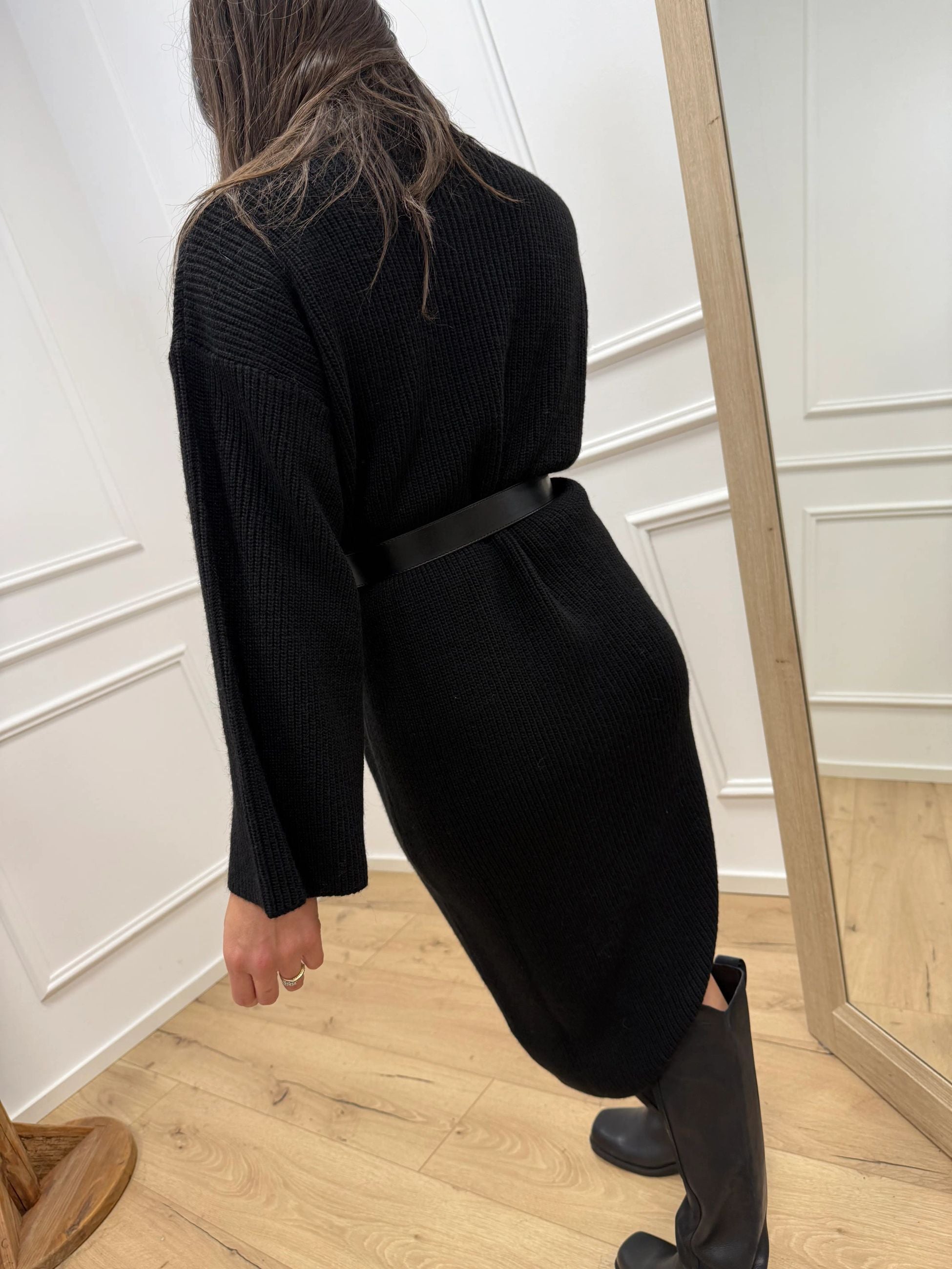 Vestito nero taglio obliquo - Kontatto