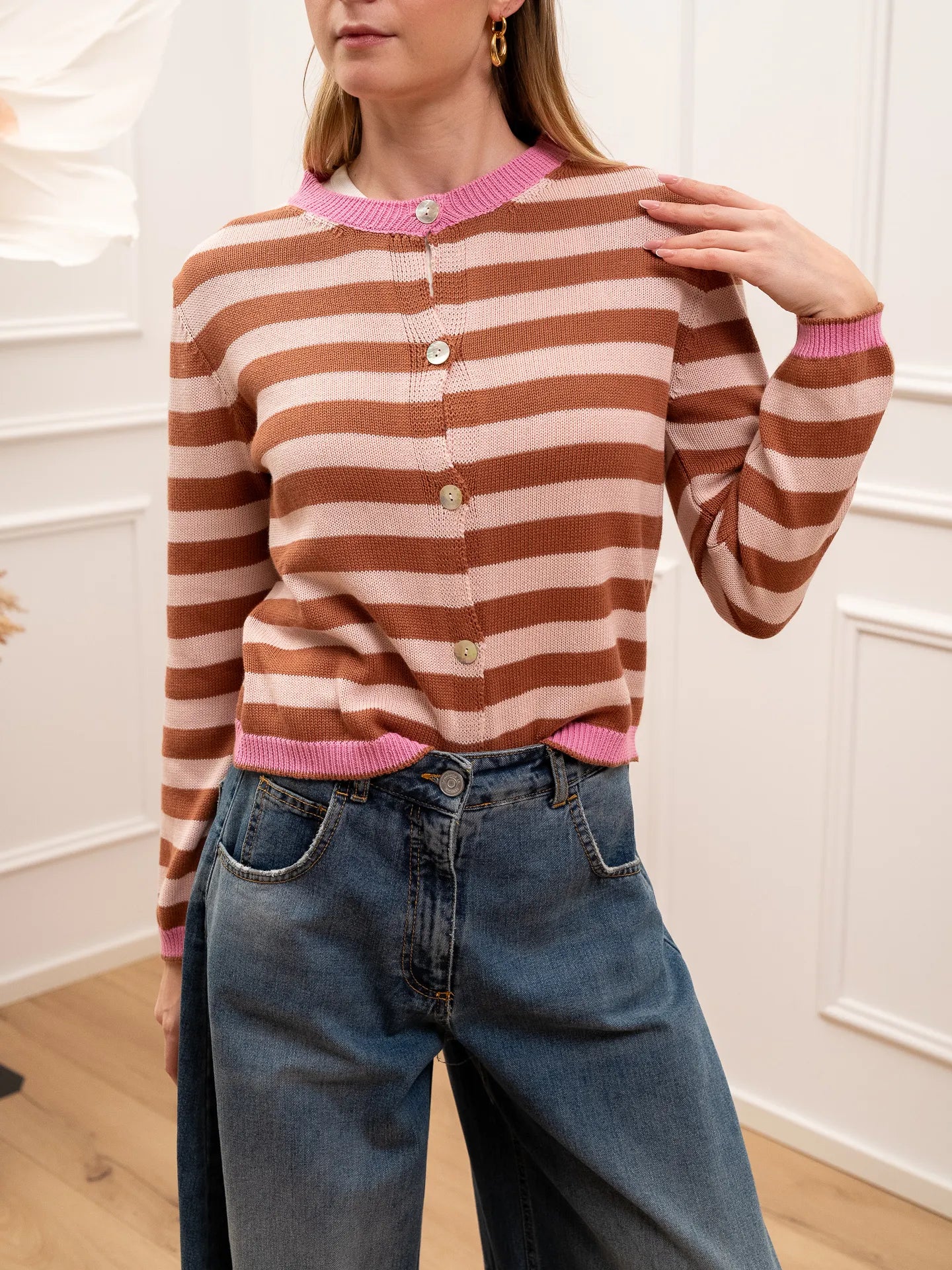 Cardigan girocollo rigato cipria, cognac e bubble con bottoni - Crispy