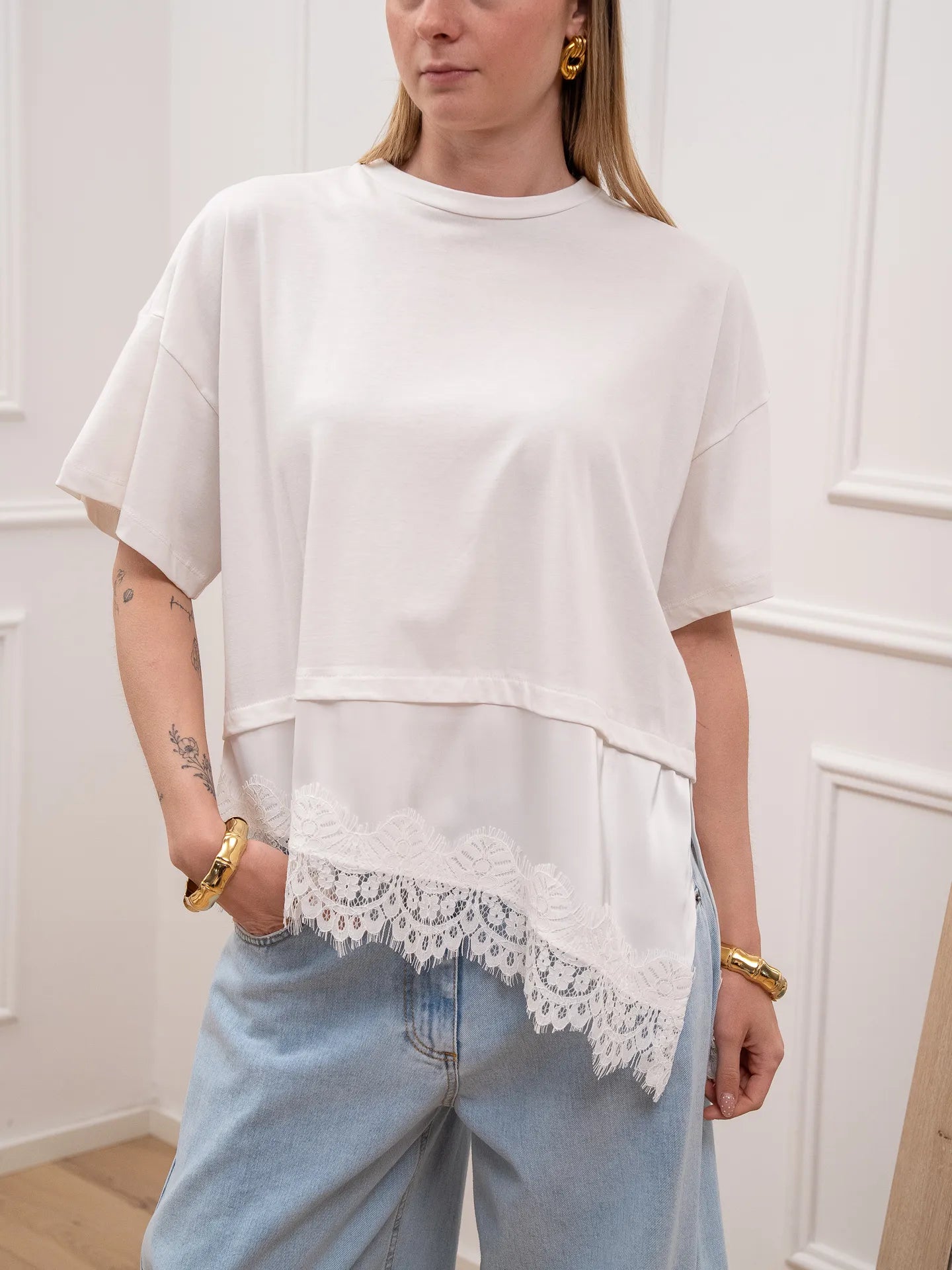 T shirt panna con satin e pizzo sul fondo - Dixie