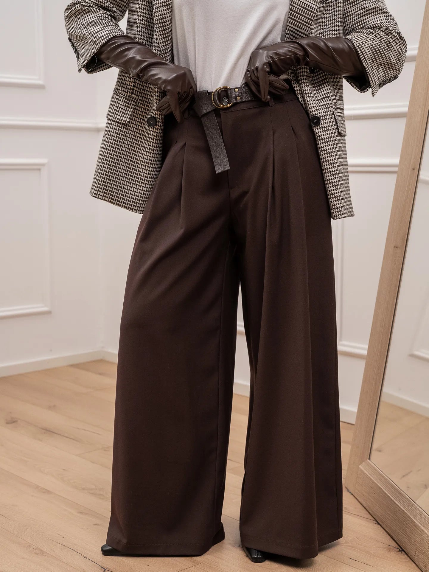 Pantaloni larghi moro con pinces e cintura - HaveOne