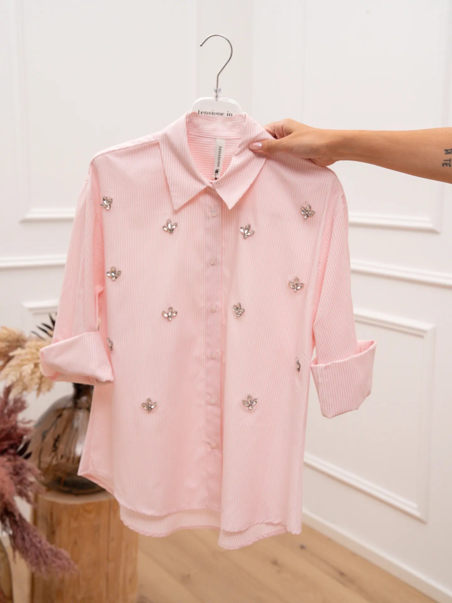 Camicia Shine rigata rosa con cabochon - Tensione In