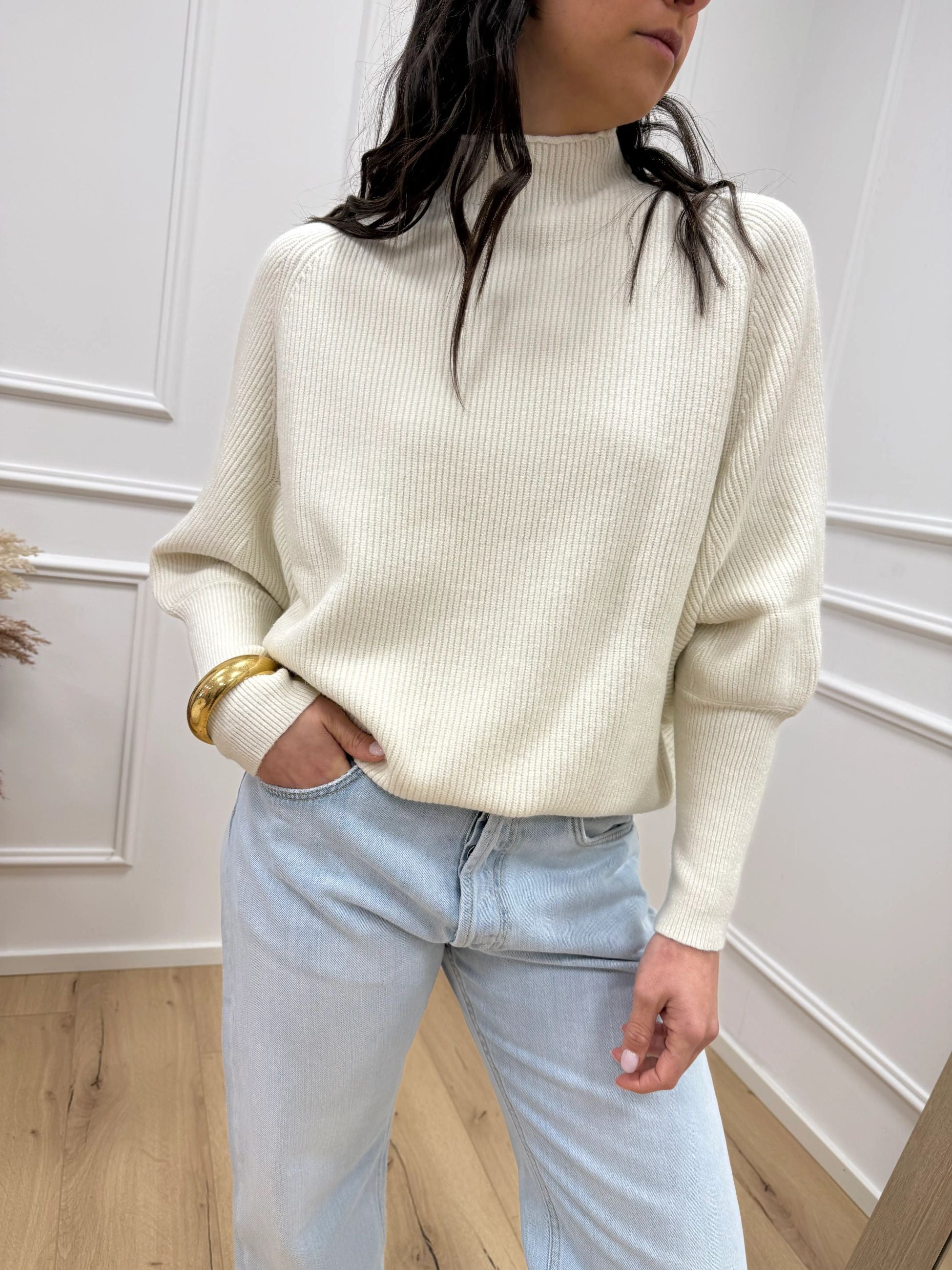 Maglia pipistrello panna a collo alto - HaveOne