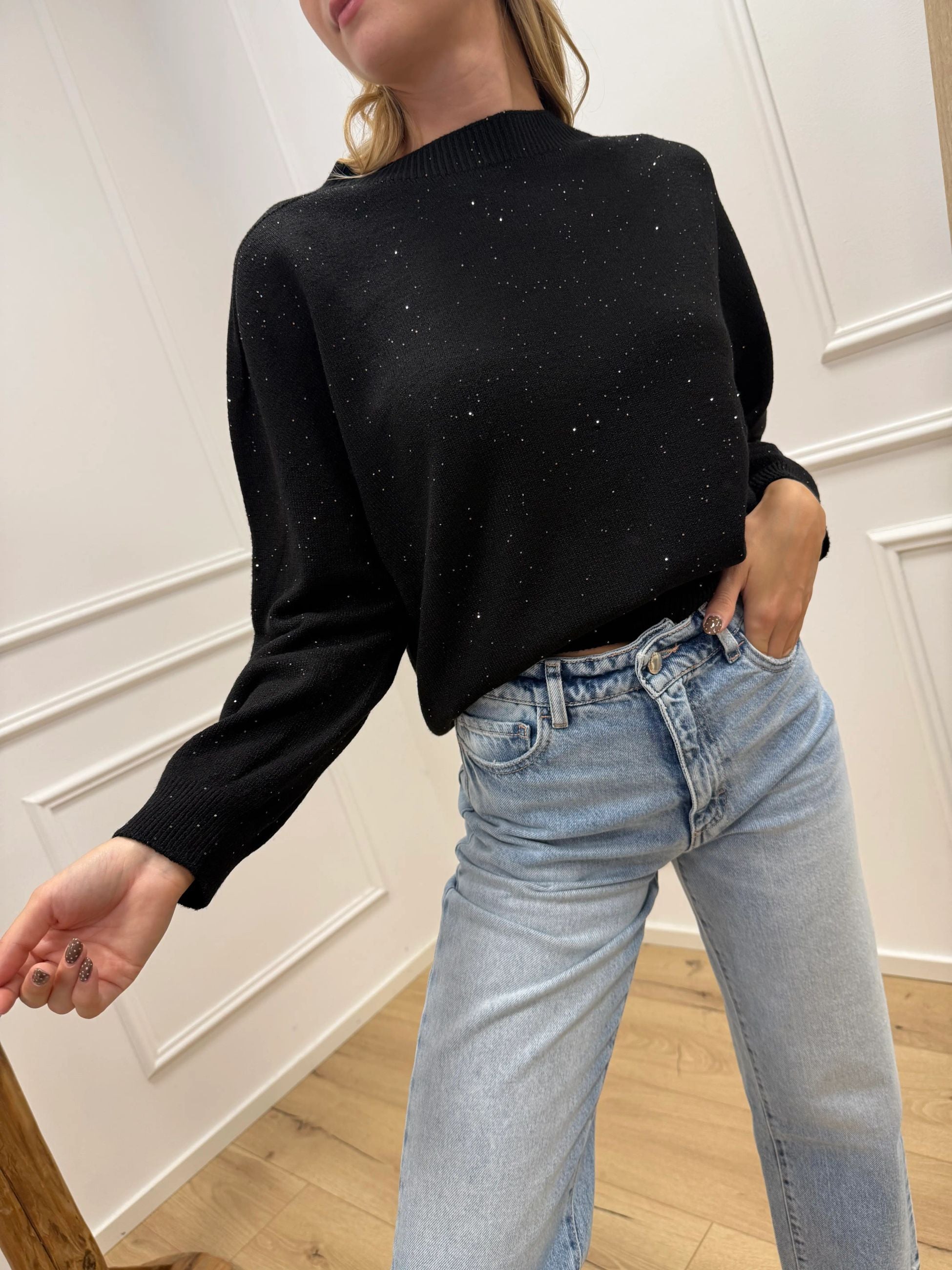 Maglia girocollo nera micropaillettes - HaveOne