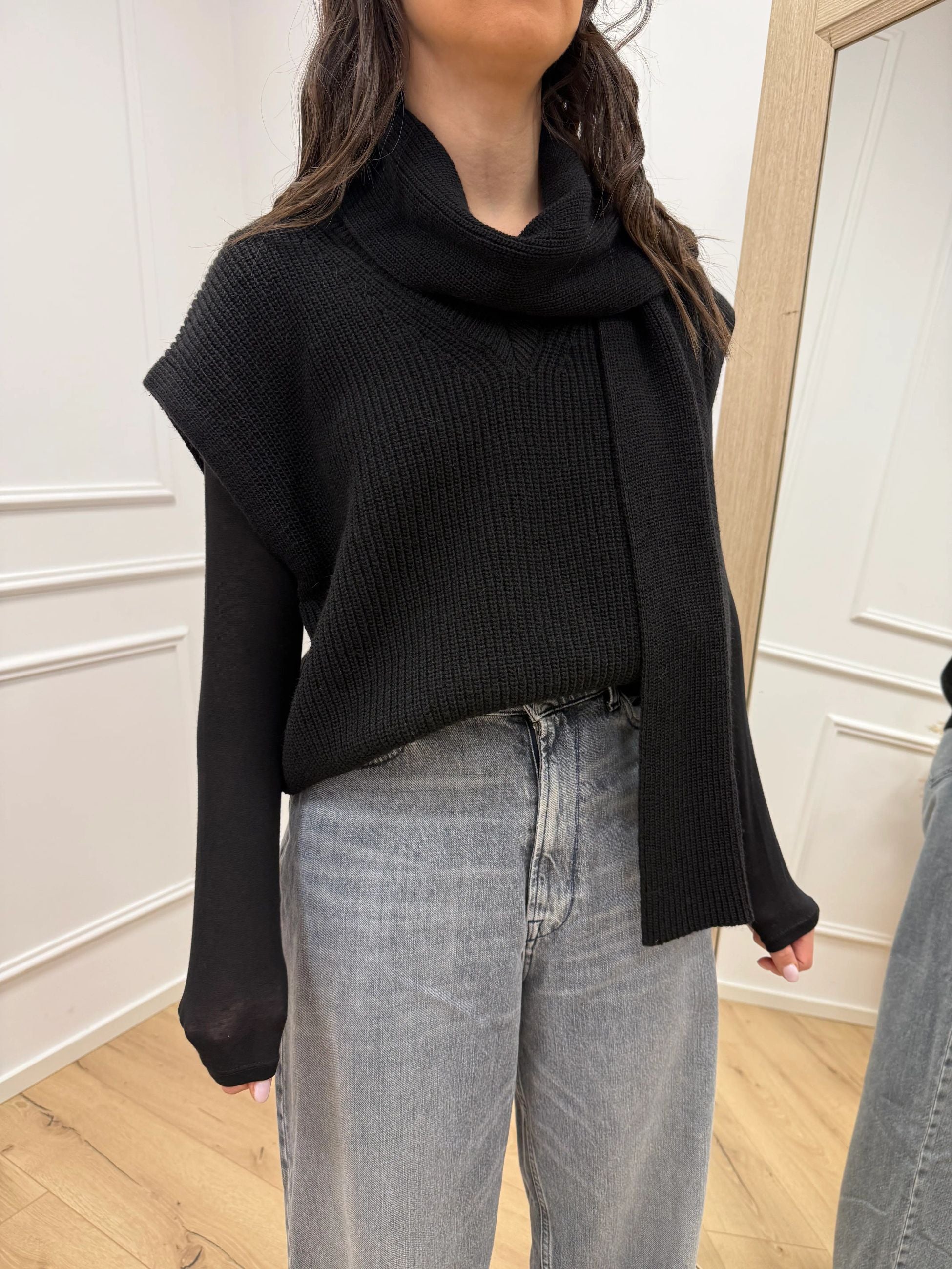 Gilet con sciarpa nero - HaveOne