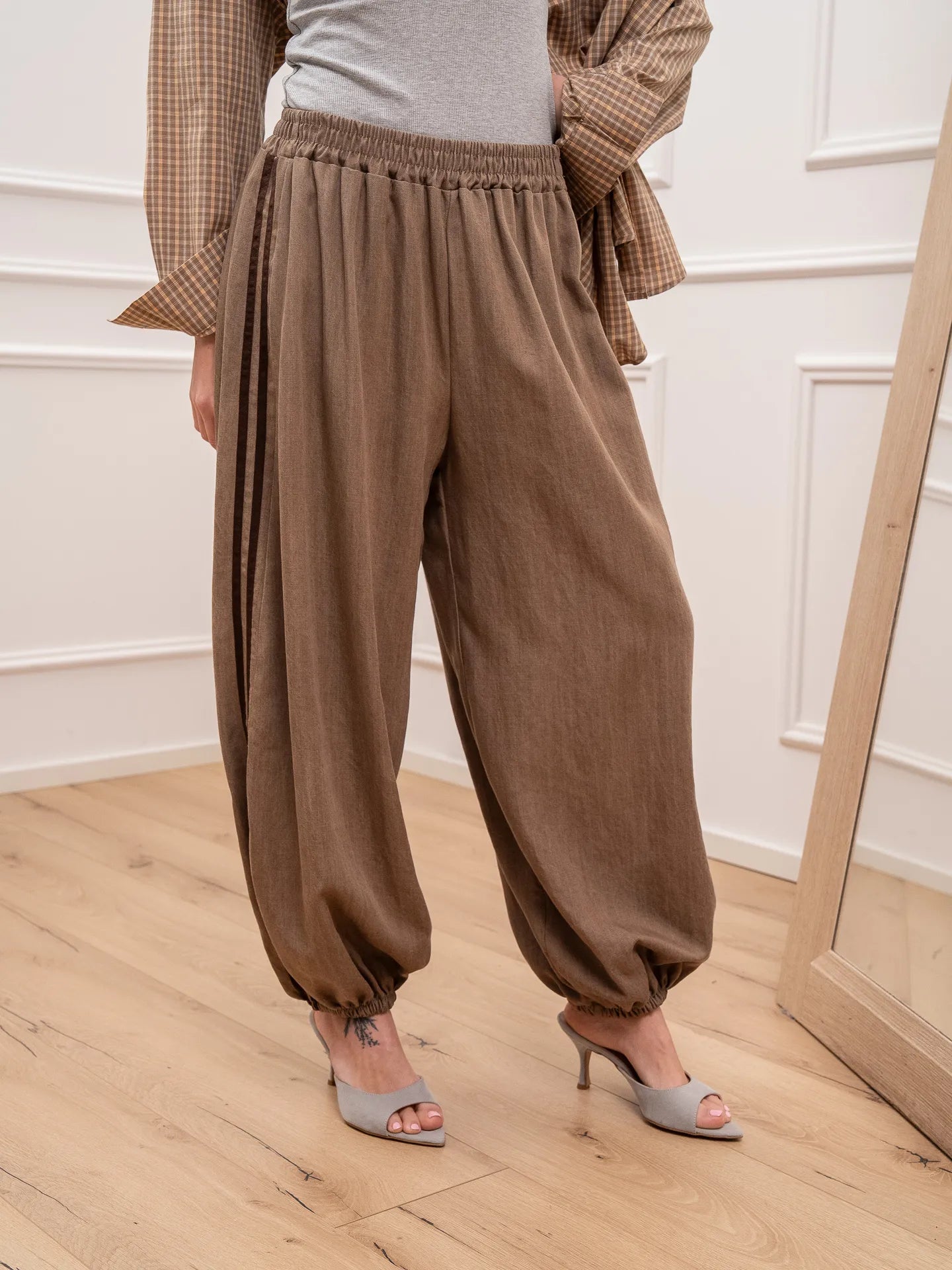 Pantaloni Jasmine nocciola con bande - Crispy