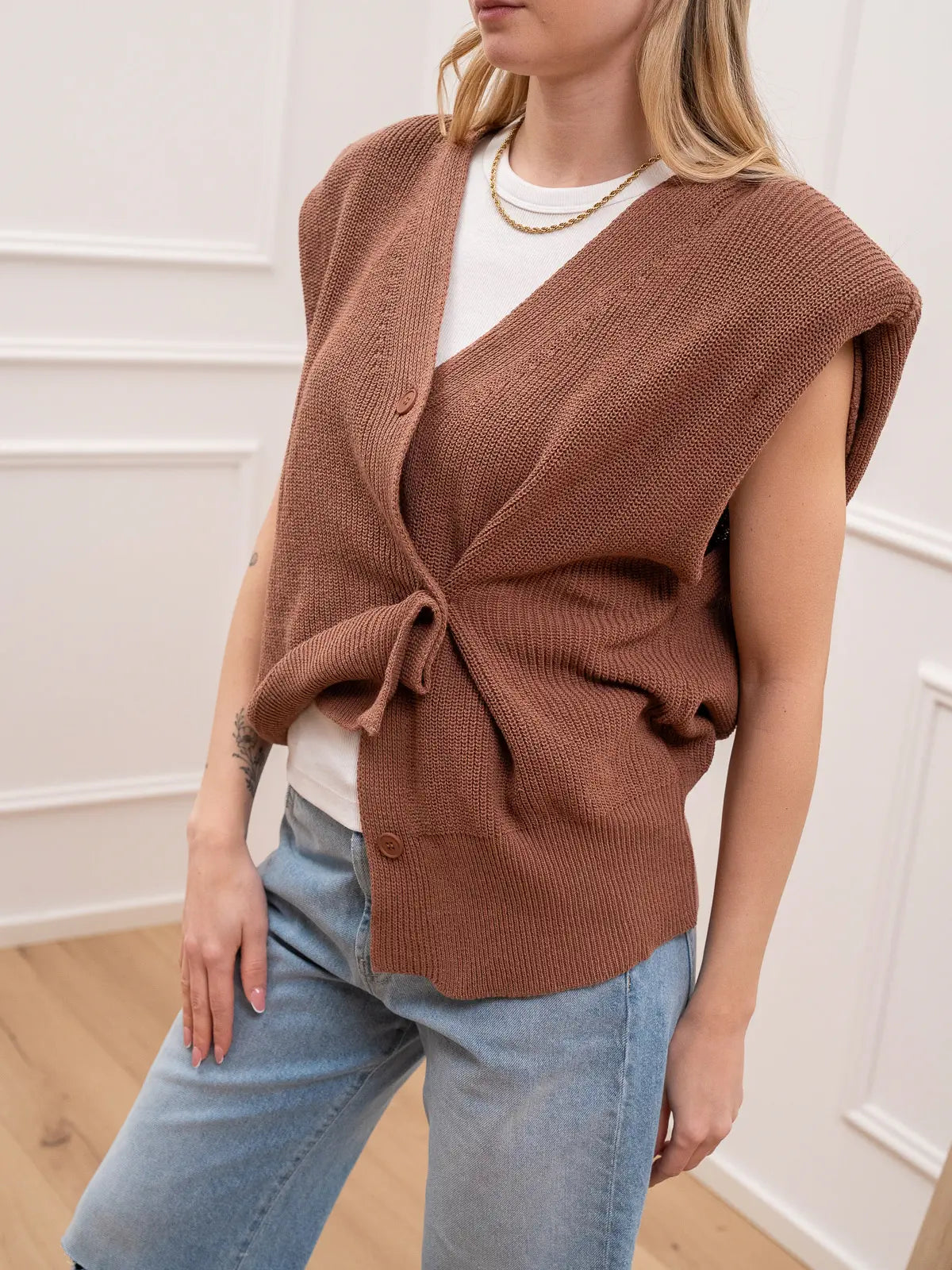 Gilet phard chiusura obliqua con maxi spalline - HaveOne