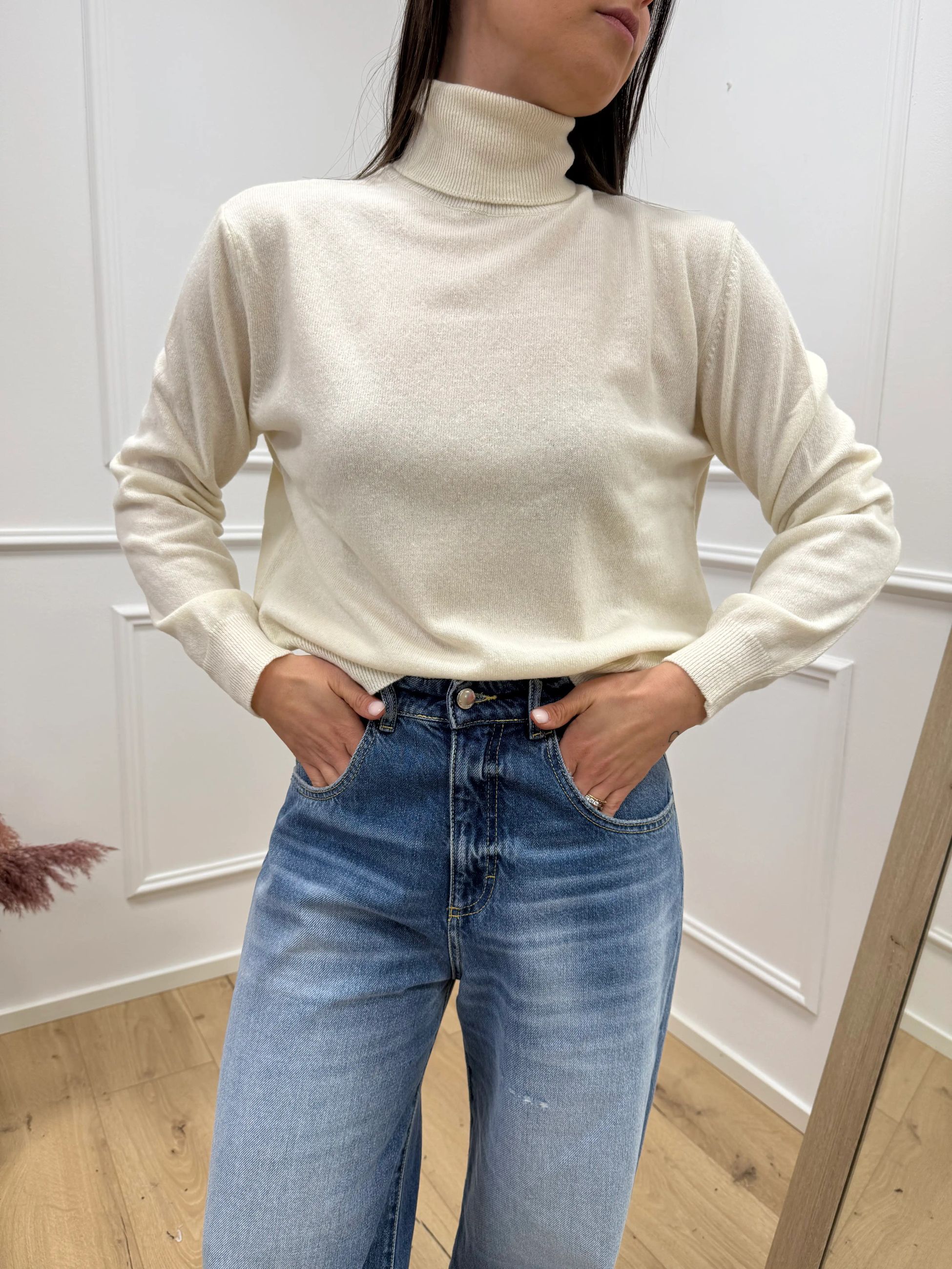 Maglia dolcevita écru 80% lana - HaveOne